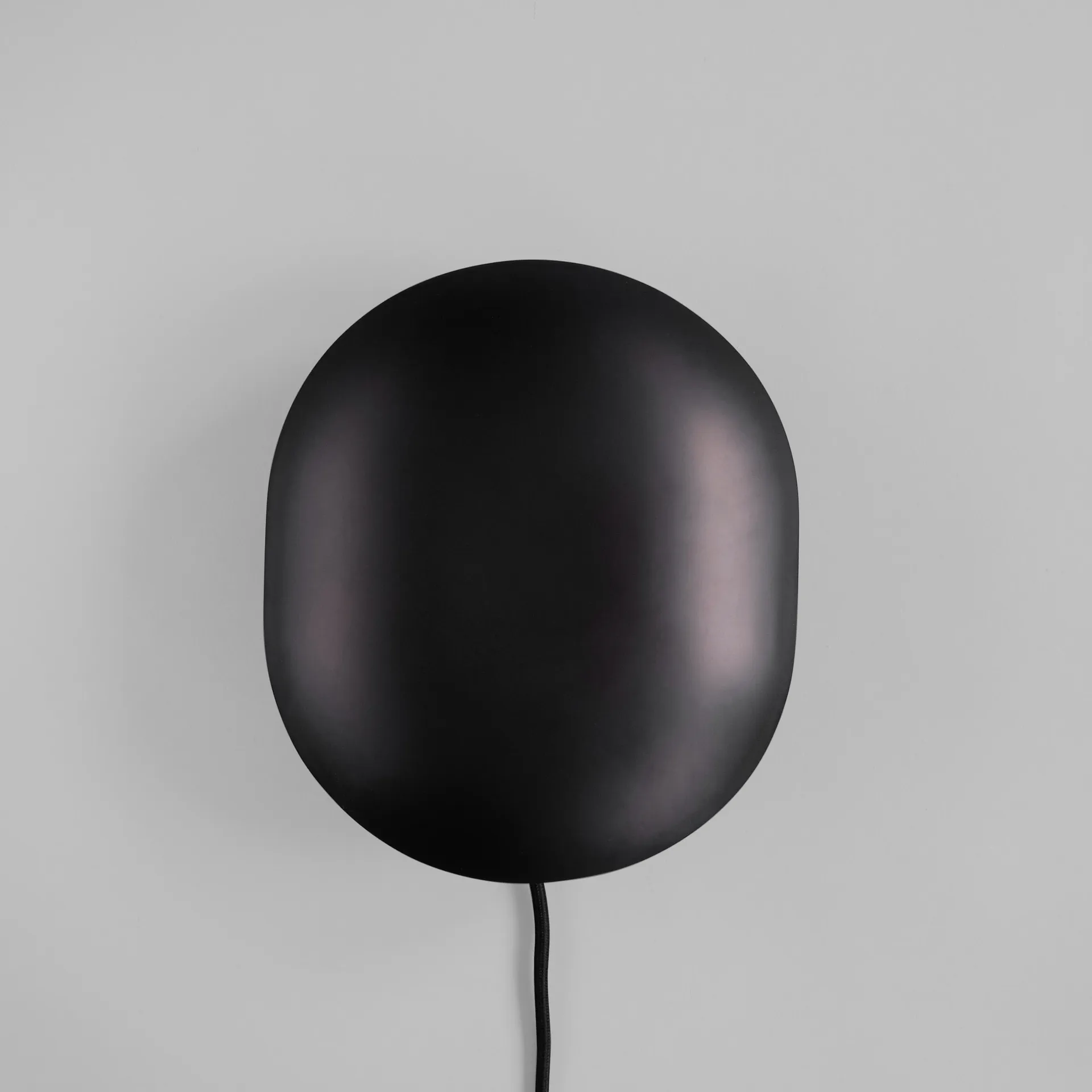 Clam vegglampe 26 cm, Burned black 101 Copenhagen