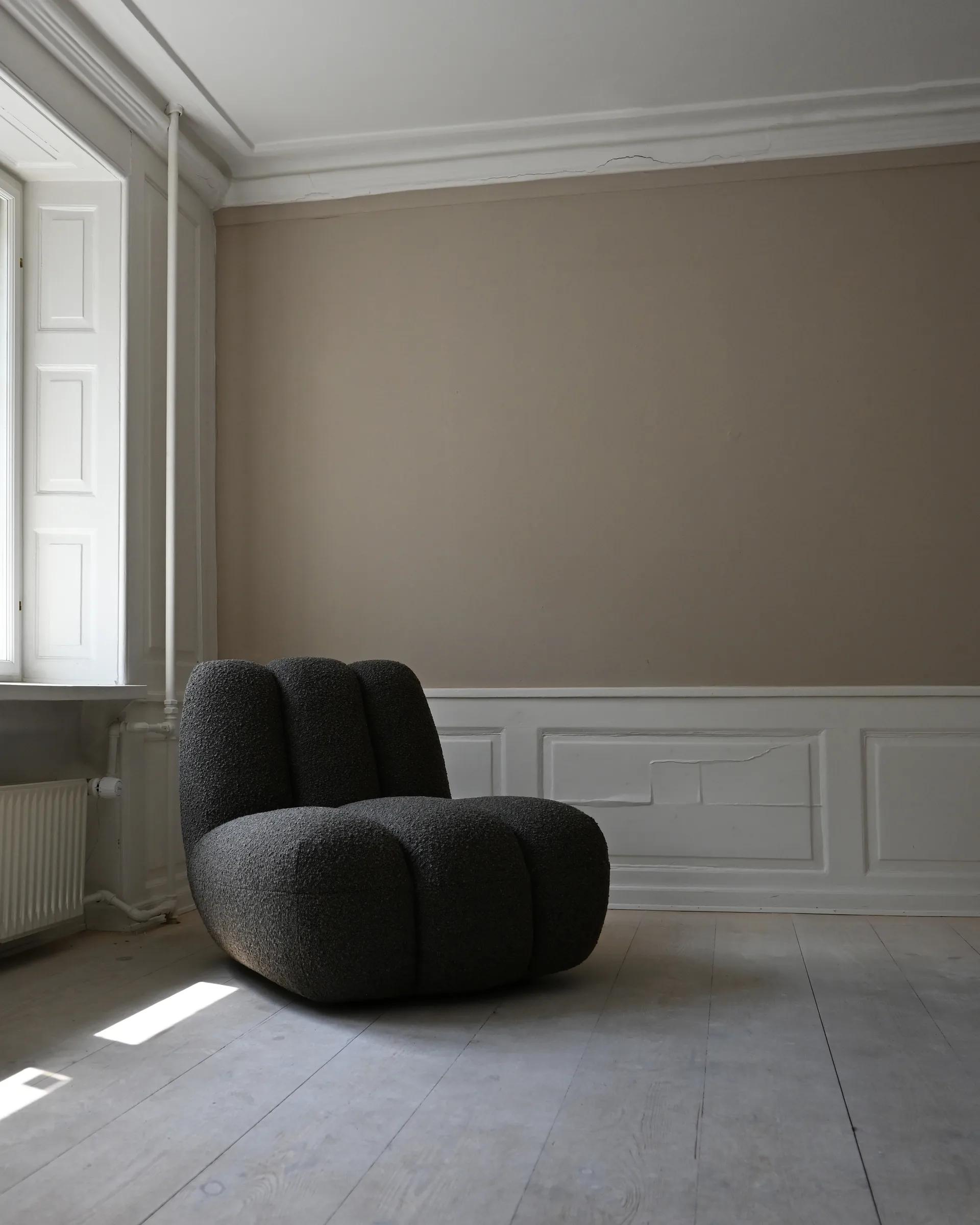 Toe loungestol bouclé, Deep taupe 101 Copenhagen