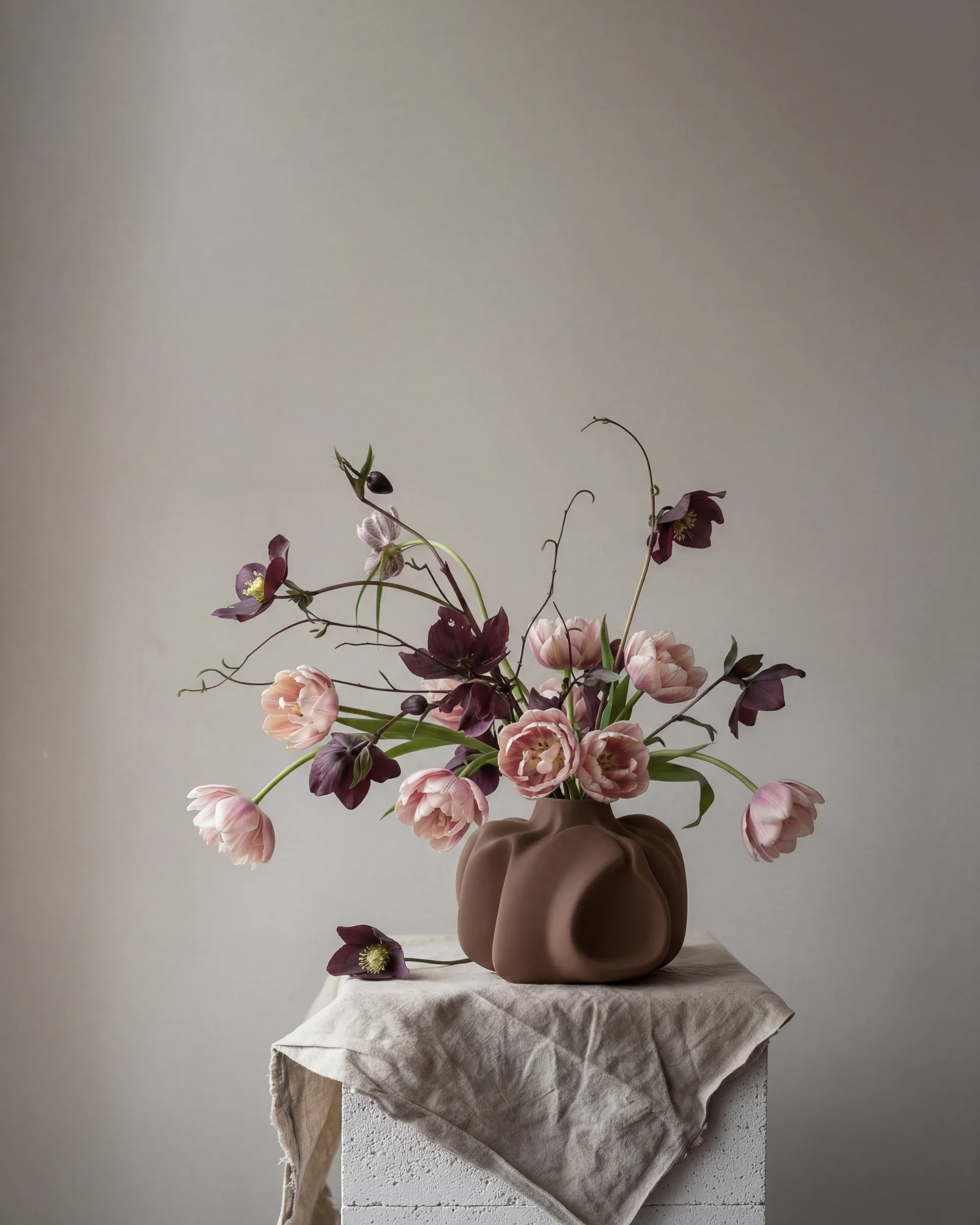 Wabi Medio vase 28 cm, Almond 101 Copenhagen