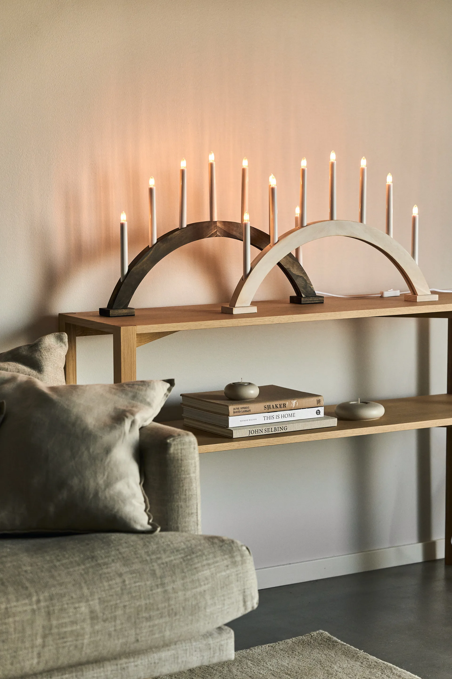 Anton konsollbord 35x125 cm, Hvitpigmentert eik 1898