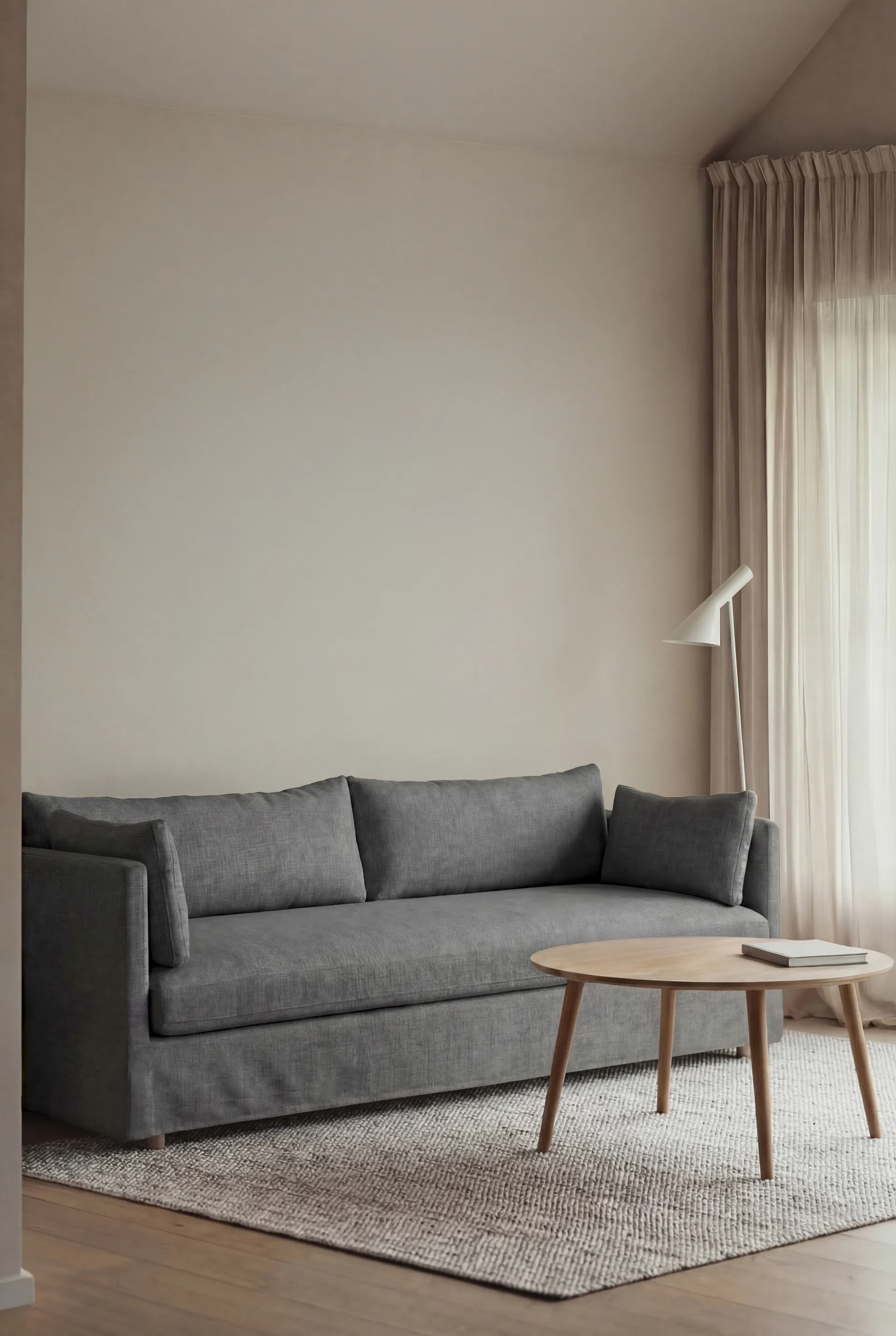 Linnevik sofa, Caleido grey 1240-hvitoljet eik, 4-seters, med skjørt 1898