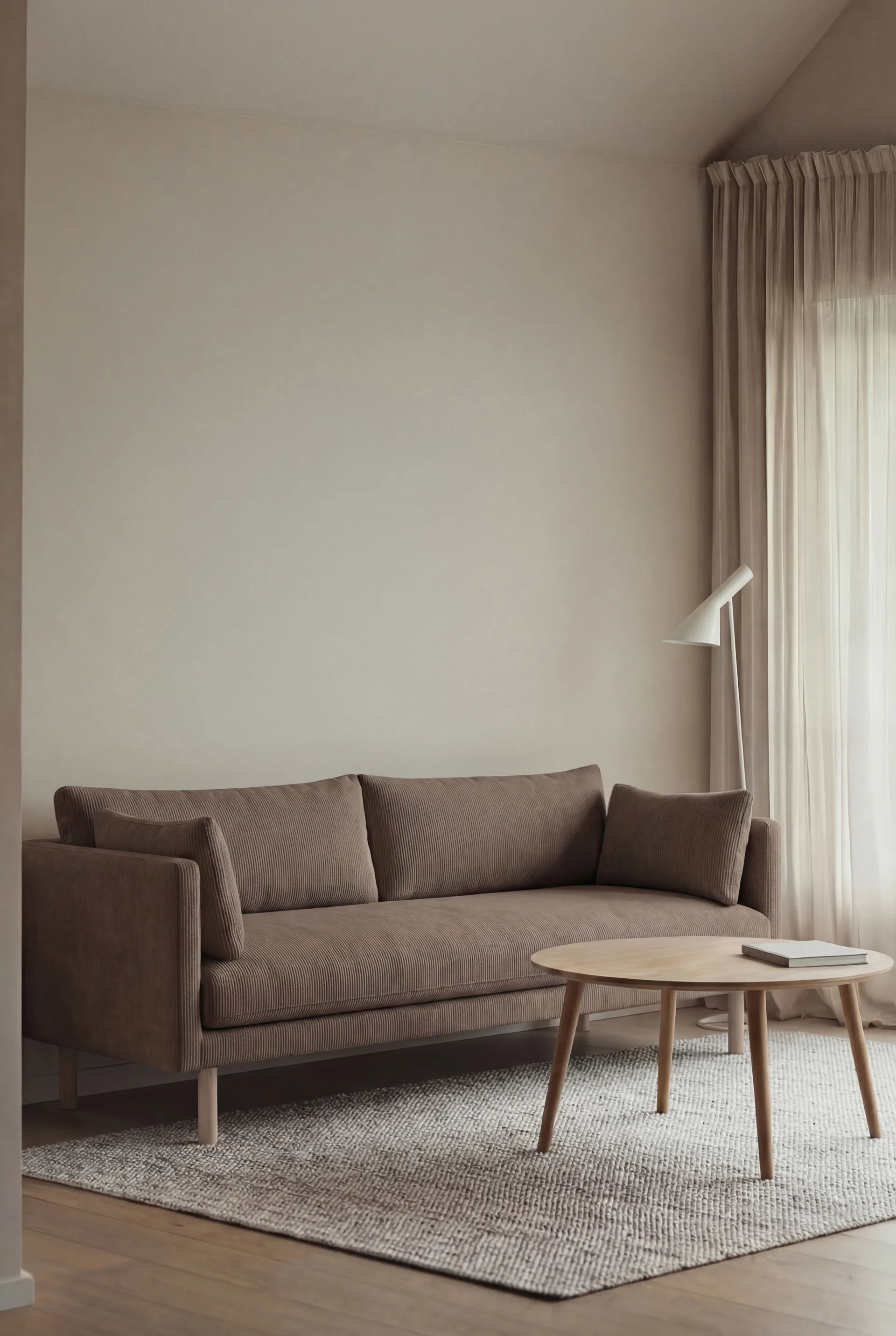 Linnevik sofa, Jump Brown 1955 1955-hvitoljet eik, 3-seters 1898