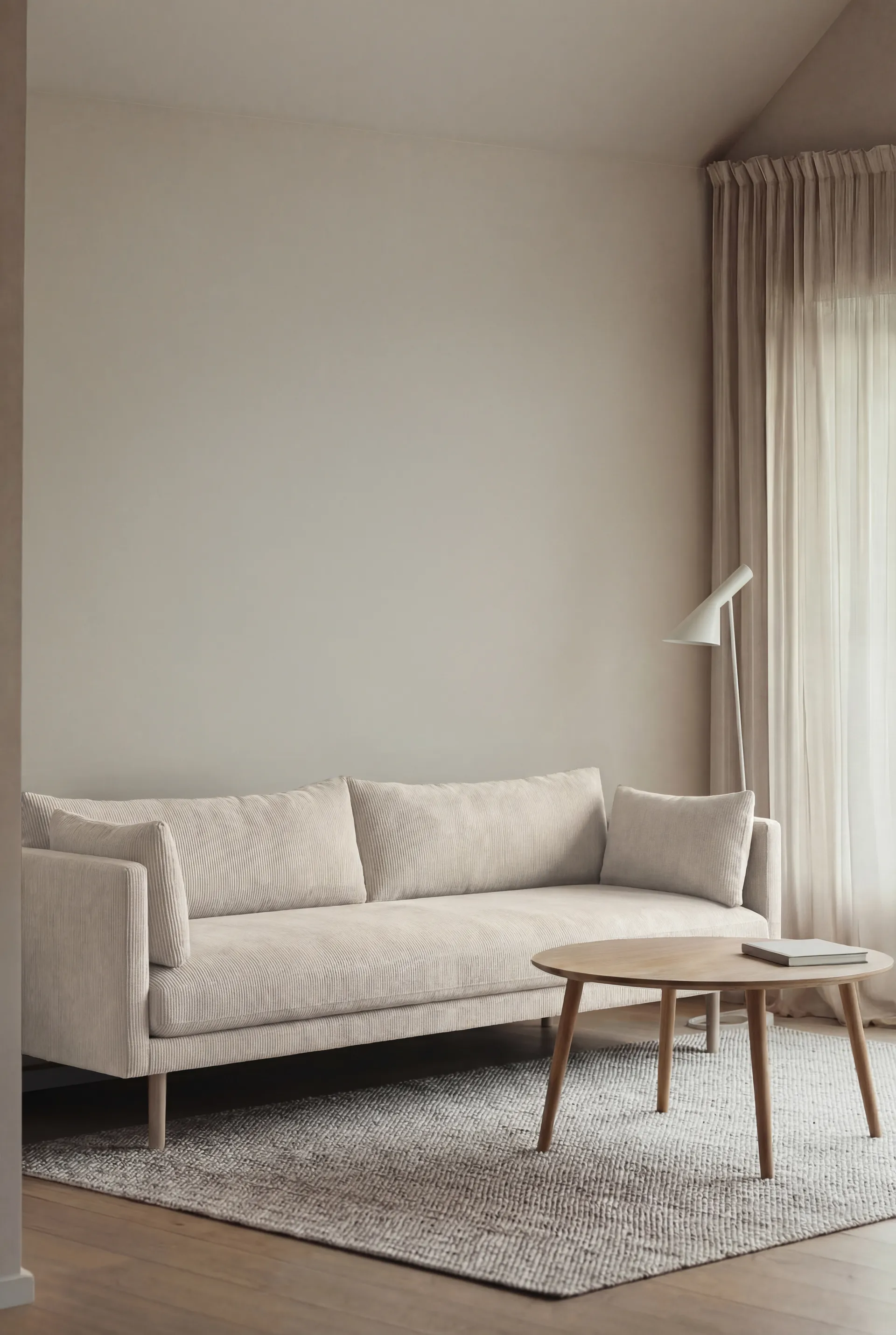 Linnevik sofa, Jump Off White 1954-hvitoljet eik, 4-seters, uten skjørt 1898