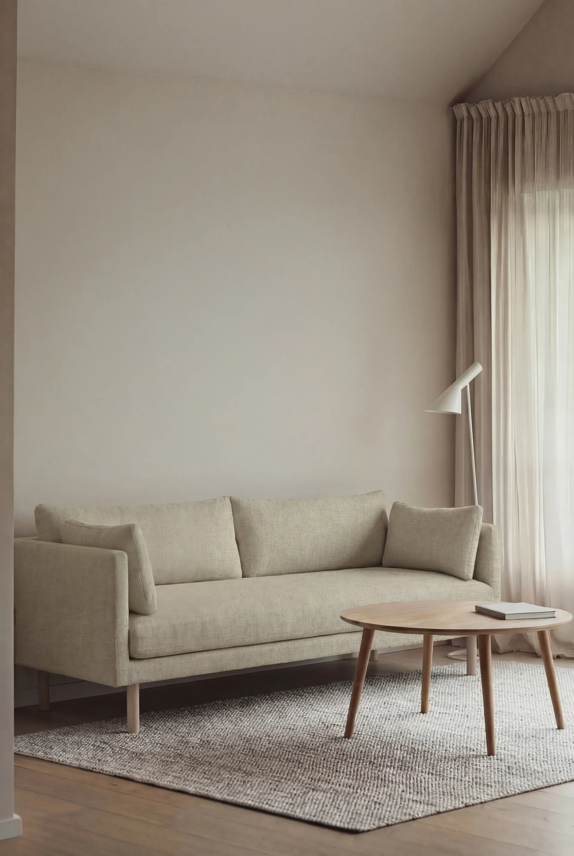 Linnevik sofa, Luiza Beige 3981-hvitoljet eik, 3-seters, uten skjørt 1898