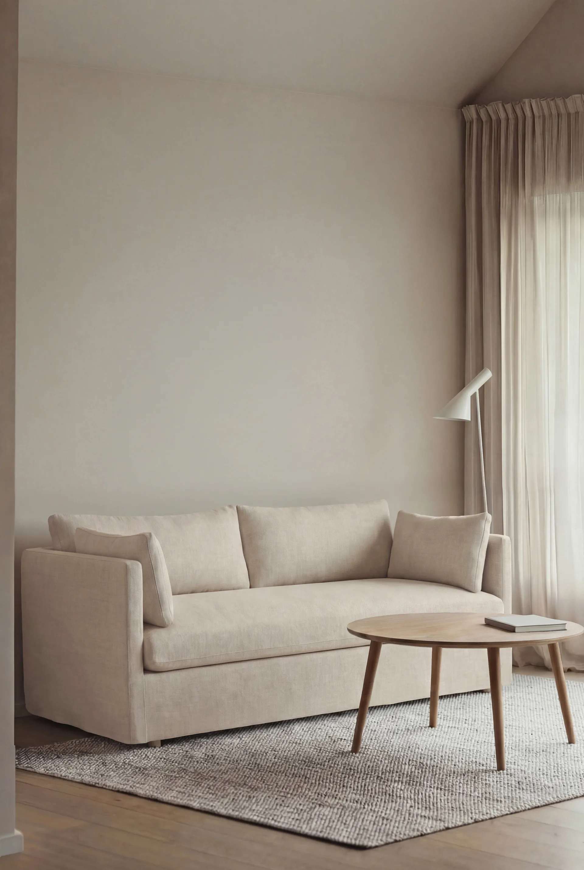 Linnevik sofa, Same Beige 6670-hvitoljet eik, 2-seters, med skjørt 1898