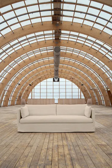 Linnevik sofa - Same Beige 6670-hvitoljet eik, 4-seters, med skjørt - 1898