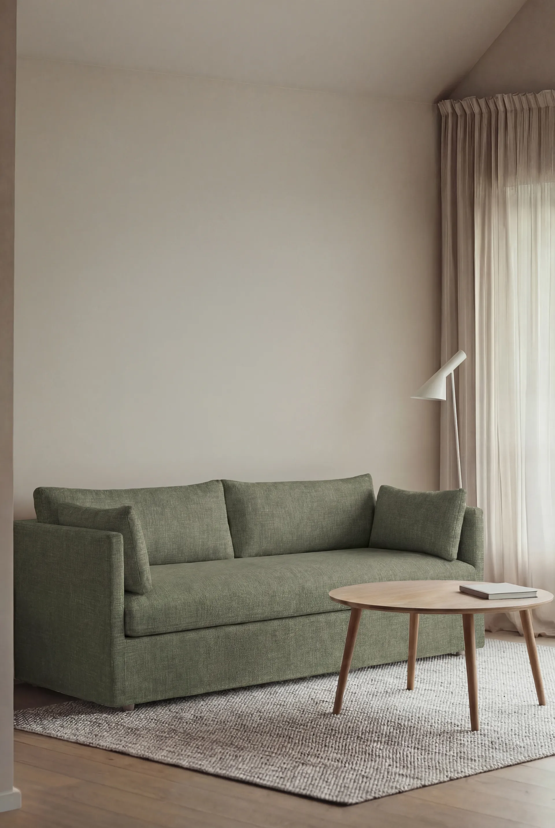 Linnevik sofa, Same Forest 6677-hvitoljet eik, 3-seters, med skjørt 1898