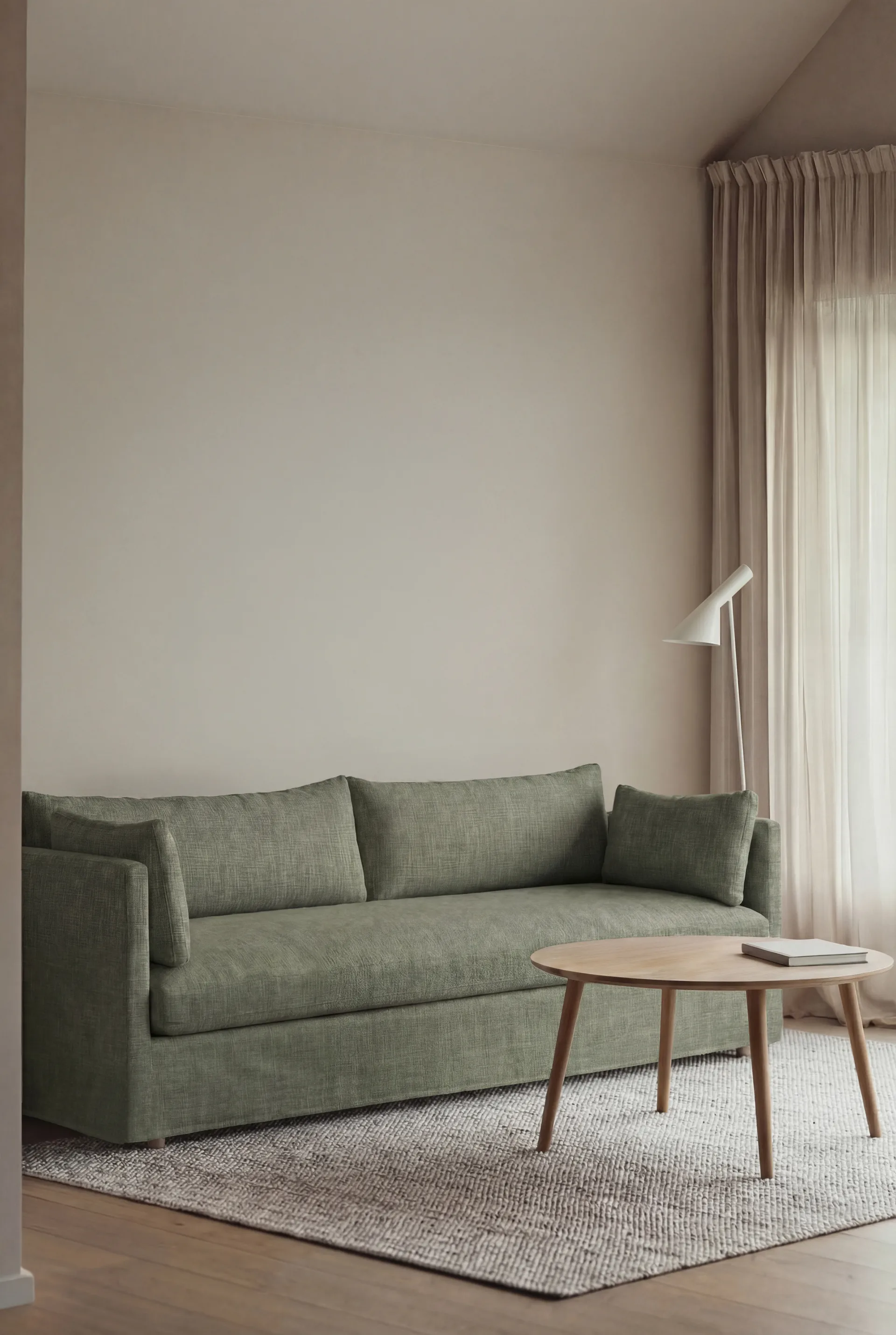 Linnevik sofa, Same Forest 6677-hvitoljet eik, 4-seters, med skjørt 1898