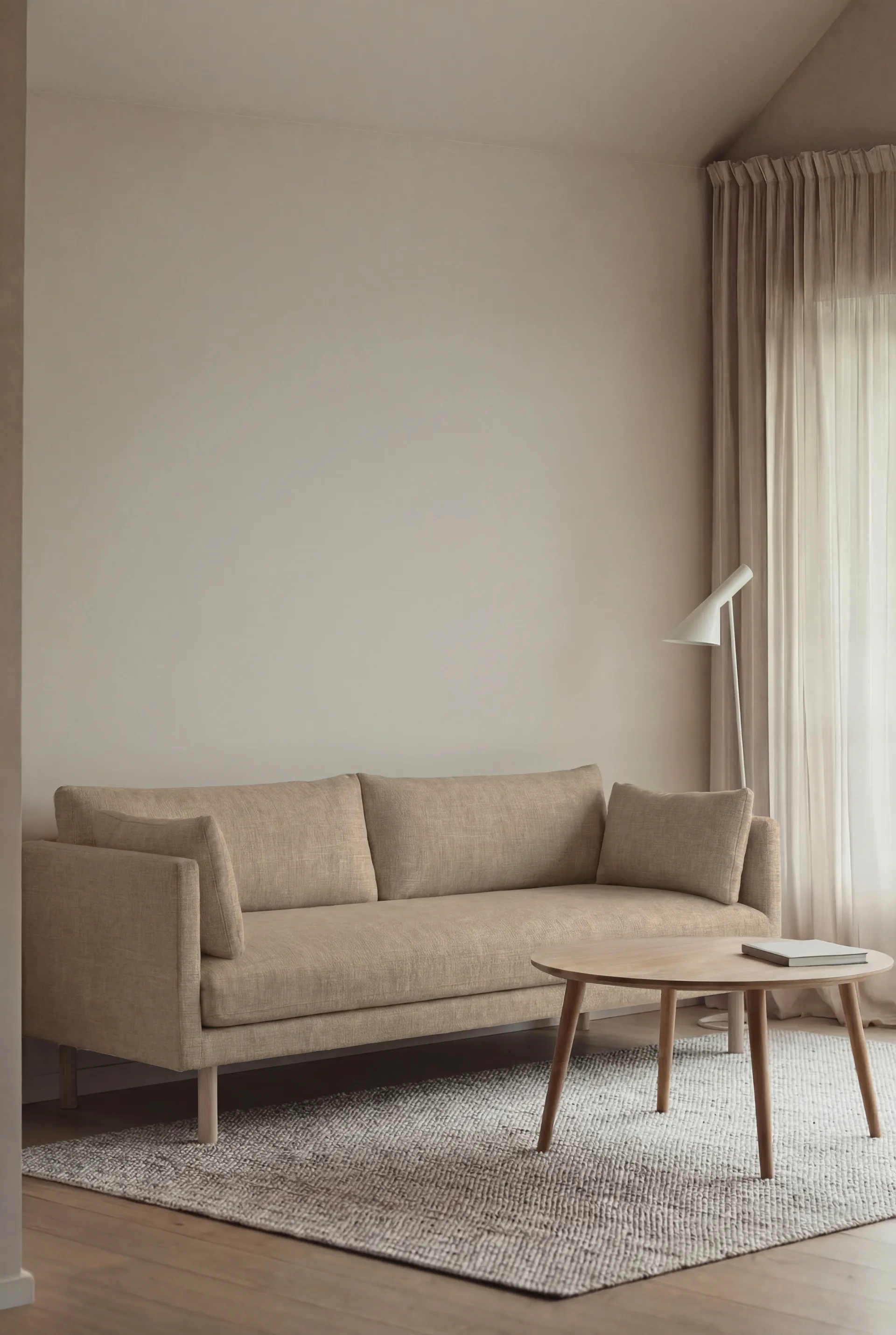 Linnevik sofa, Same Sand 6672-hvitoljet eik, 3-seters 1898