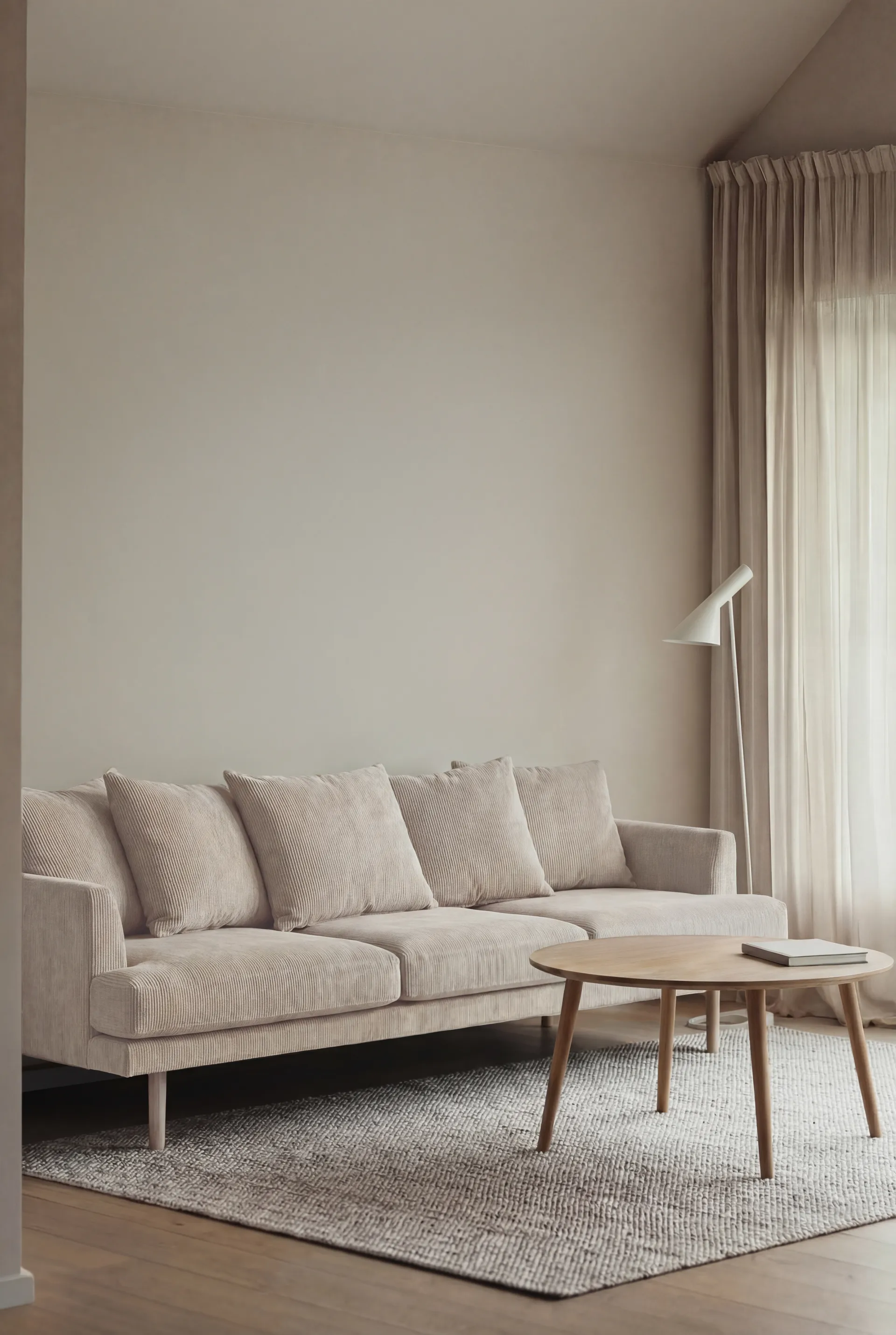 Sjövik sofa, Jump Beige 1956-hvitoljet eik, 3,5-seters 1898