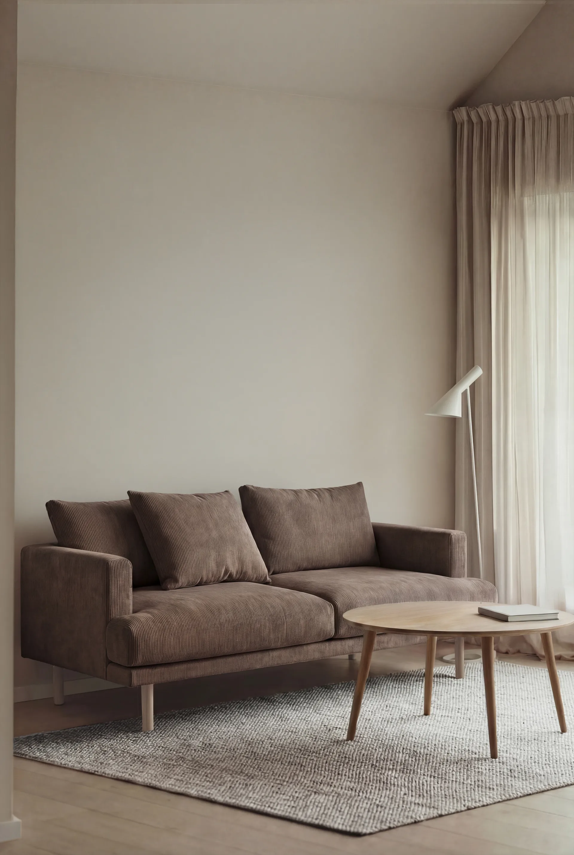 Sjövik sofa, Jump Brown 1955-hvitoljet eik, 2,5-seters 1898