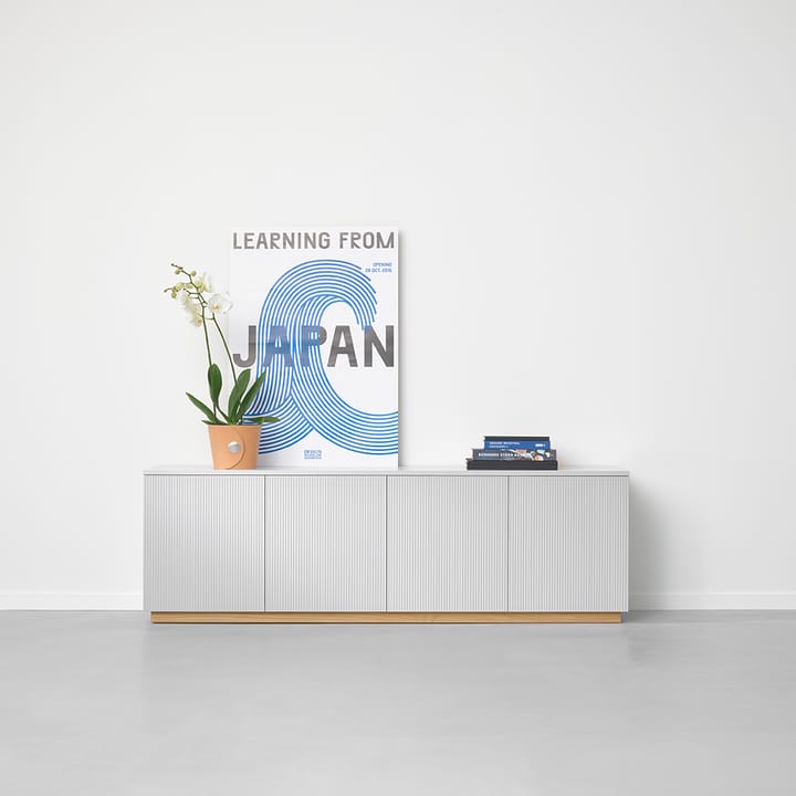Beam sideboard, Lysegrå, sokkel i oljet eik A2