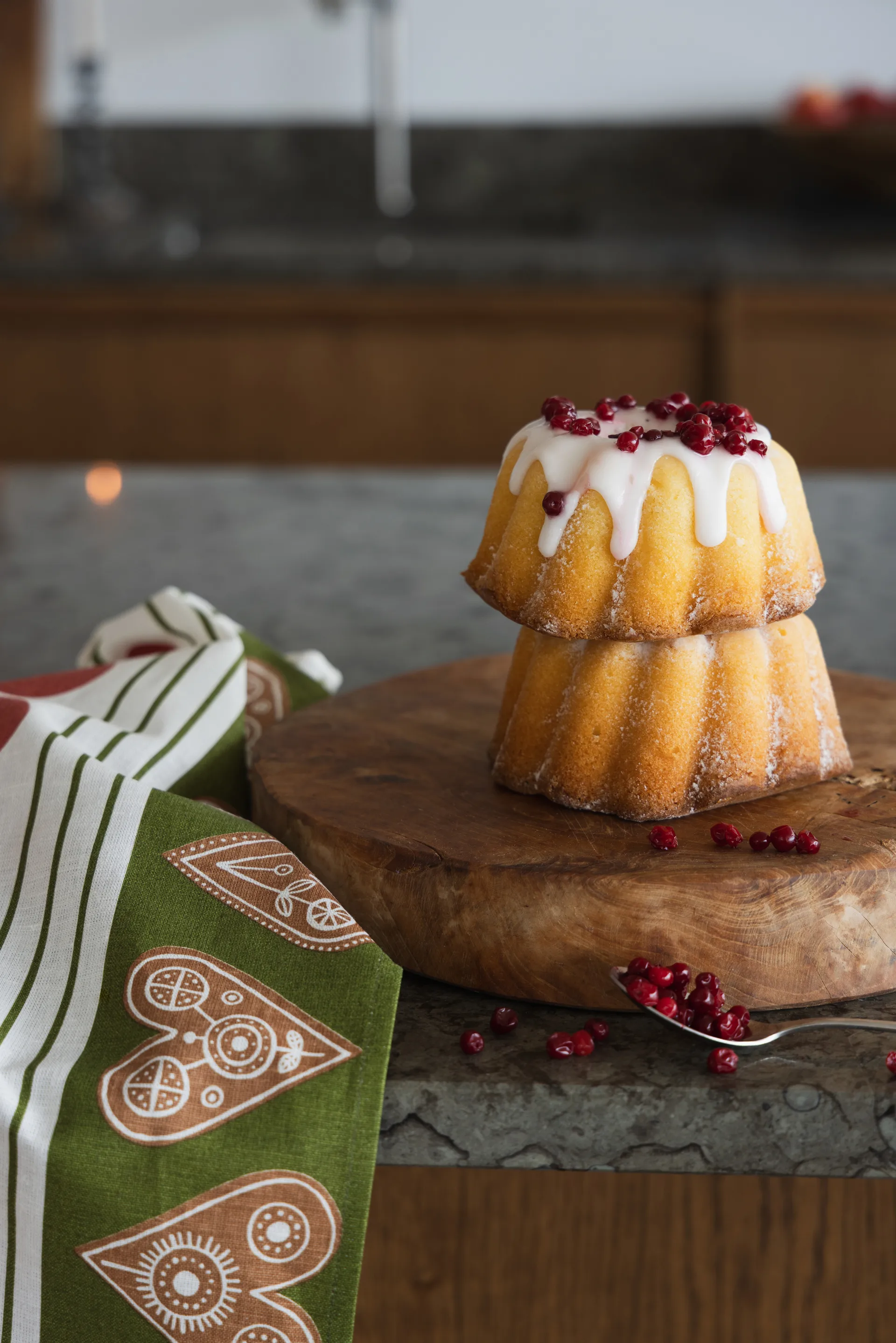 Frukt og kake kjøkkenhåndkle 47x70 cm, Rød-grønn Almedahls