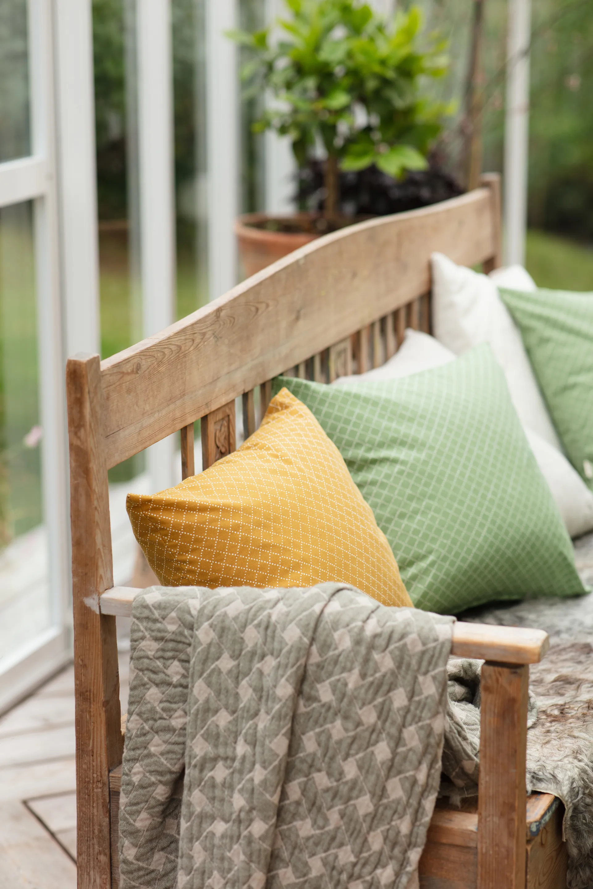 Korg pledd 170x120 cm, Grønn-beige Almedahls