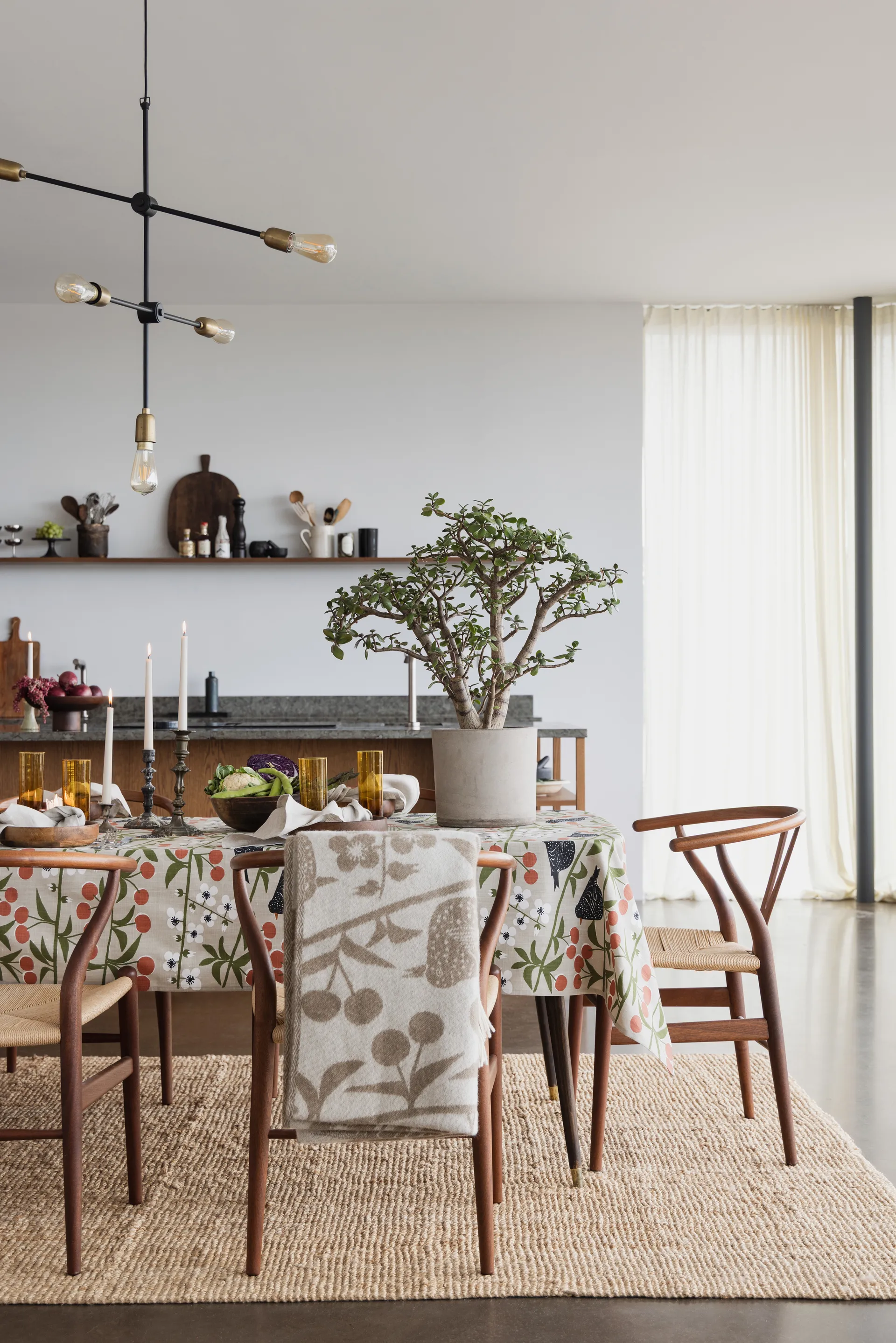 Körsbärsträdgården pledd 130x170 cm, Brun-offwhite Almedahls