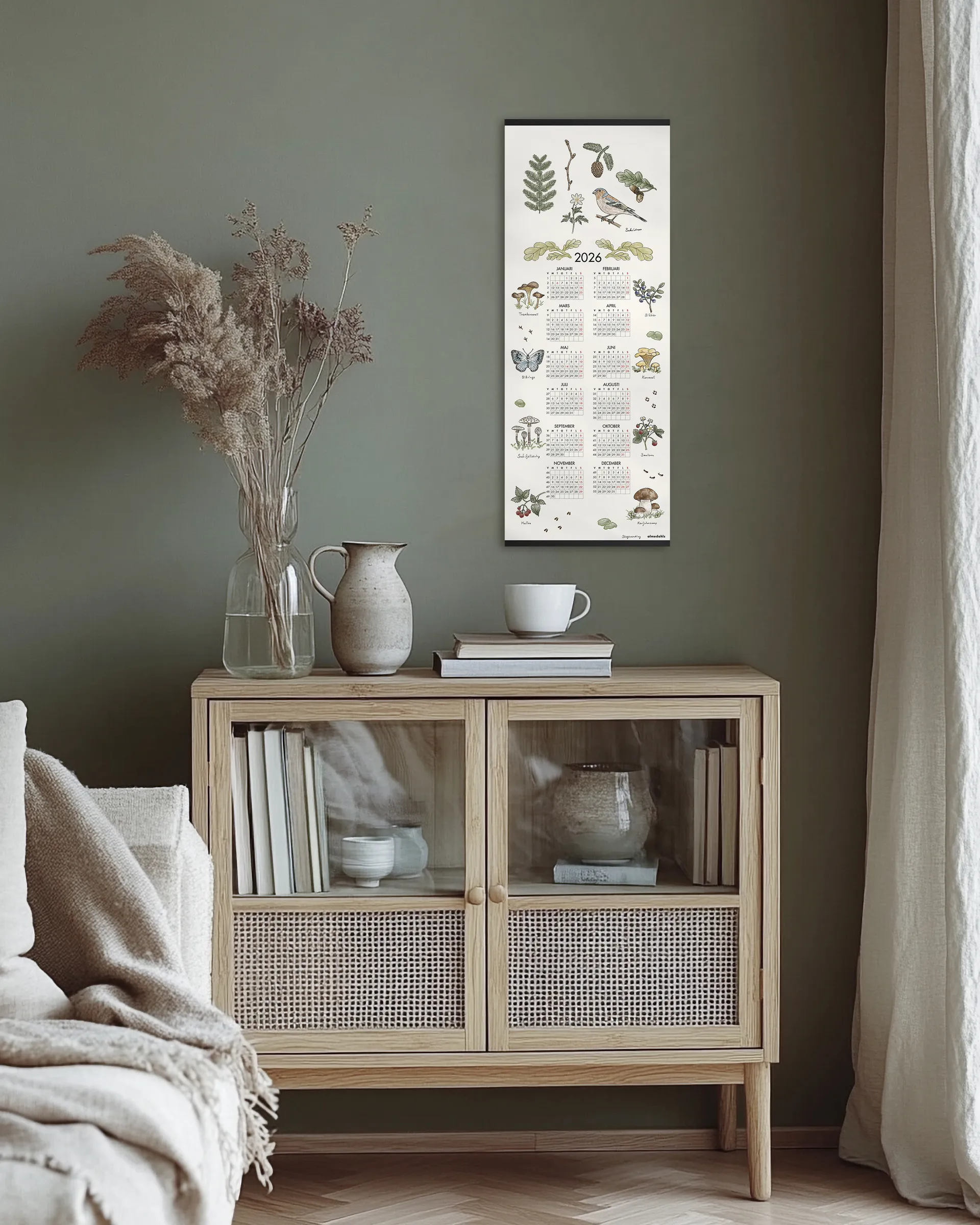 Skogsvandring kalender 2026, 35x90 cm Almedahls