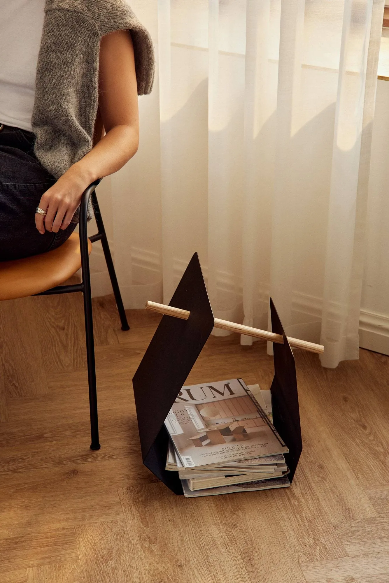 Edge tidsskriftsstativ, Black (svart) Andersen Furniture