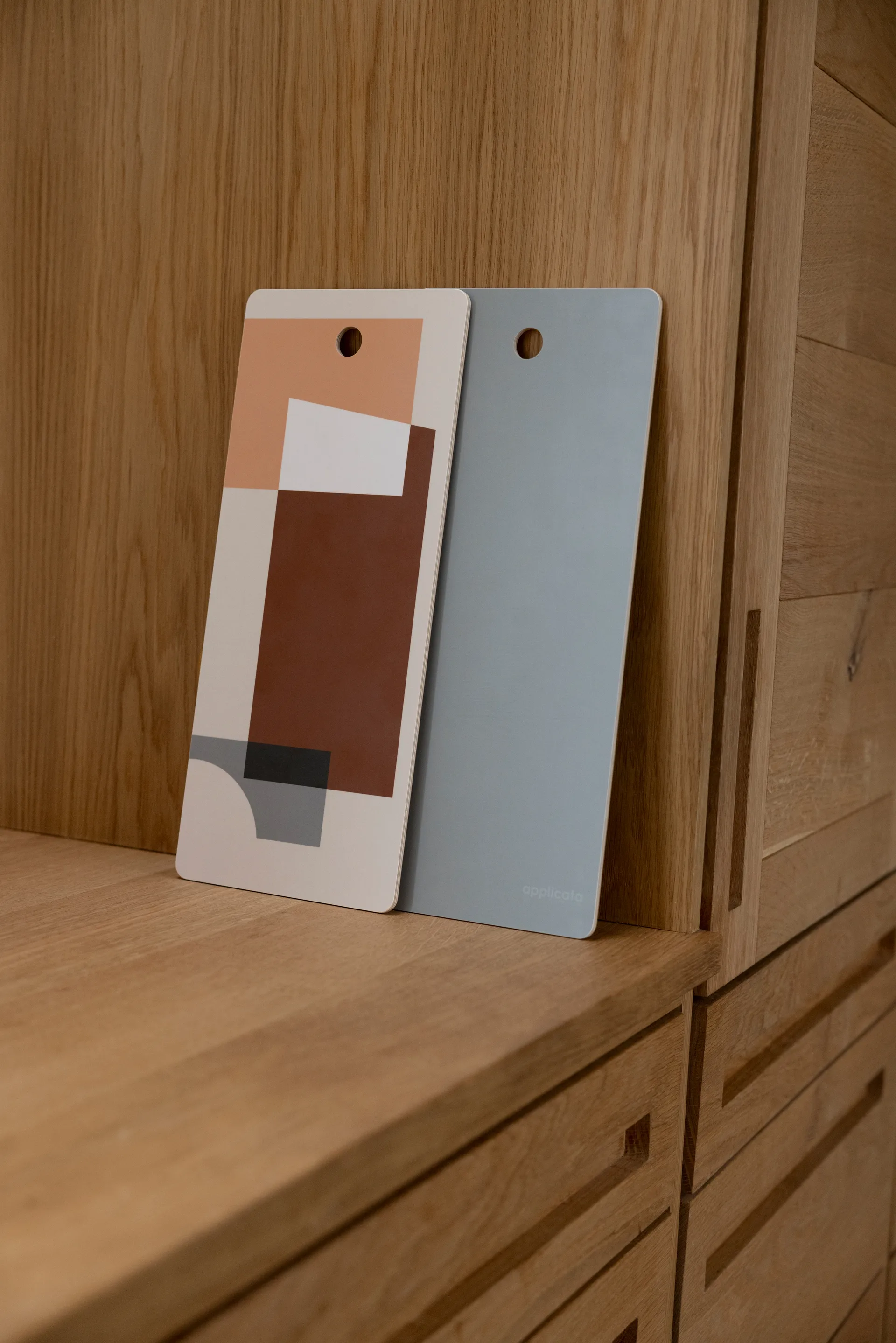 A tribute to colour - skjærefjøl, Clay - 40x17 cm Applicata