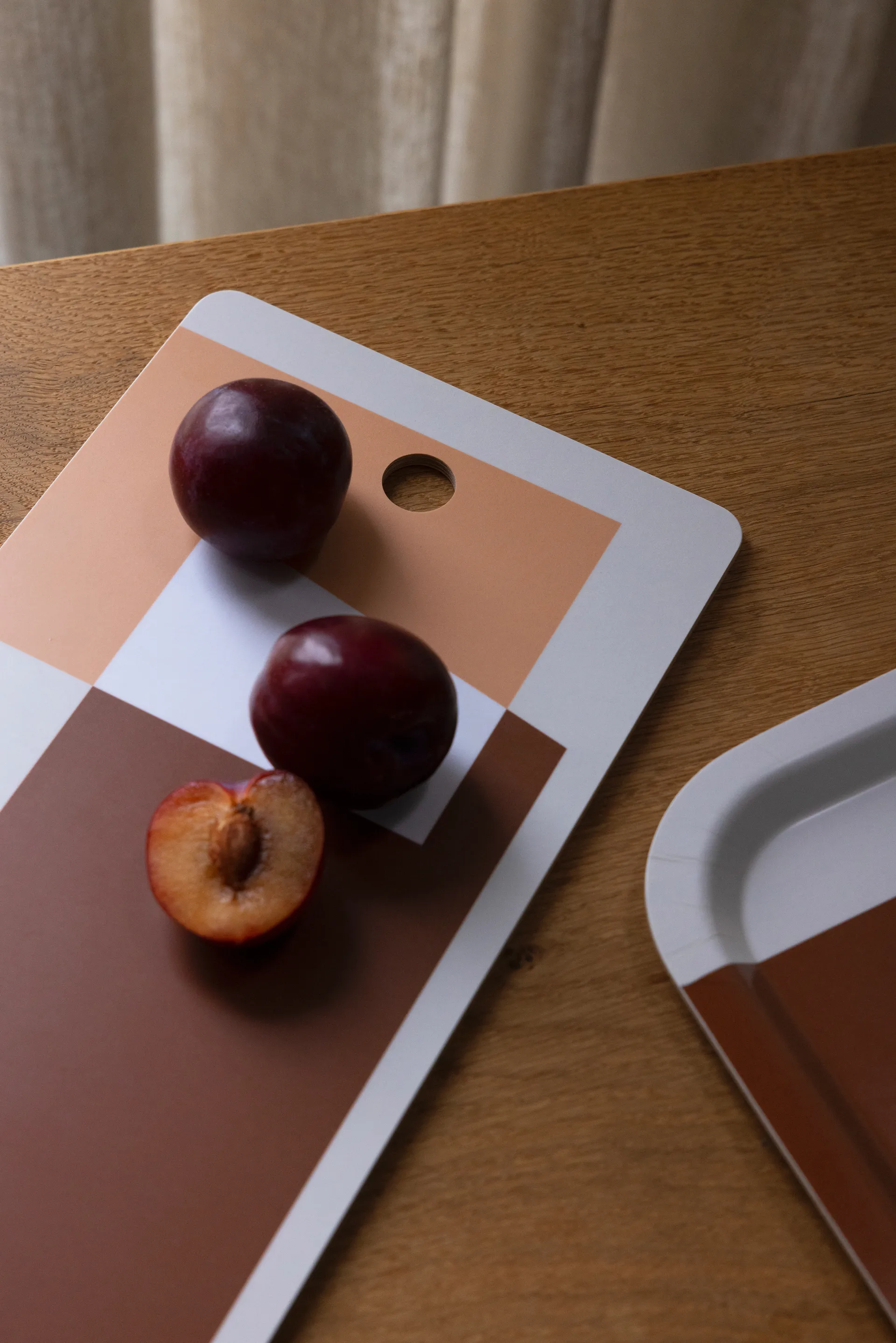 A tribute to colour - skjærefjøl, Clay - 40x17 cm Applicata