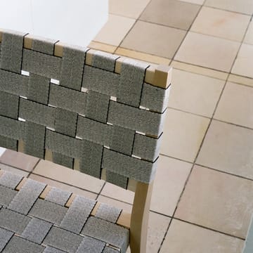 611 stol linnegjord - Svart-Naturlakkert bjørk - Artek