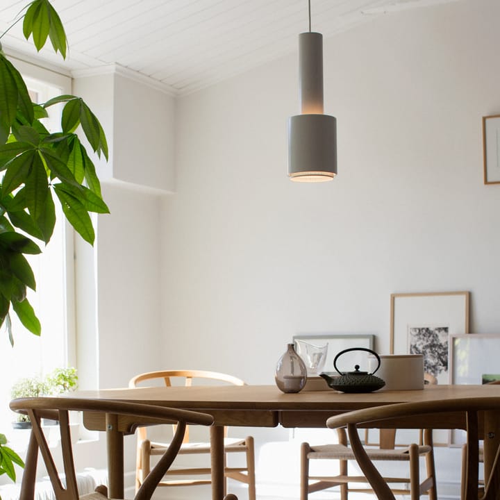 A110 pendel, Svart pulverlakkert-Messing Artek