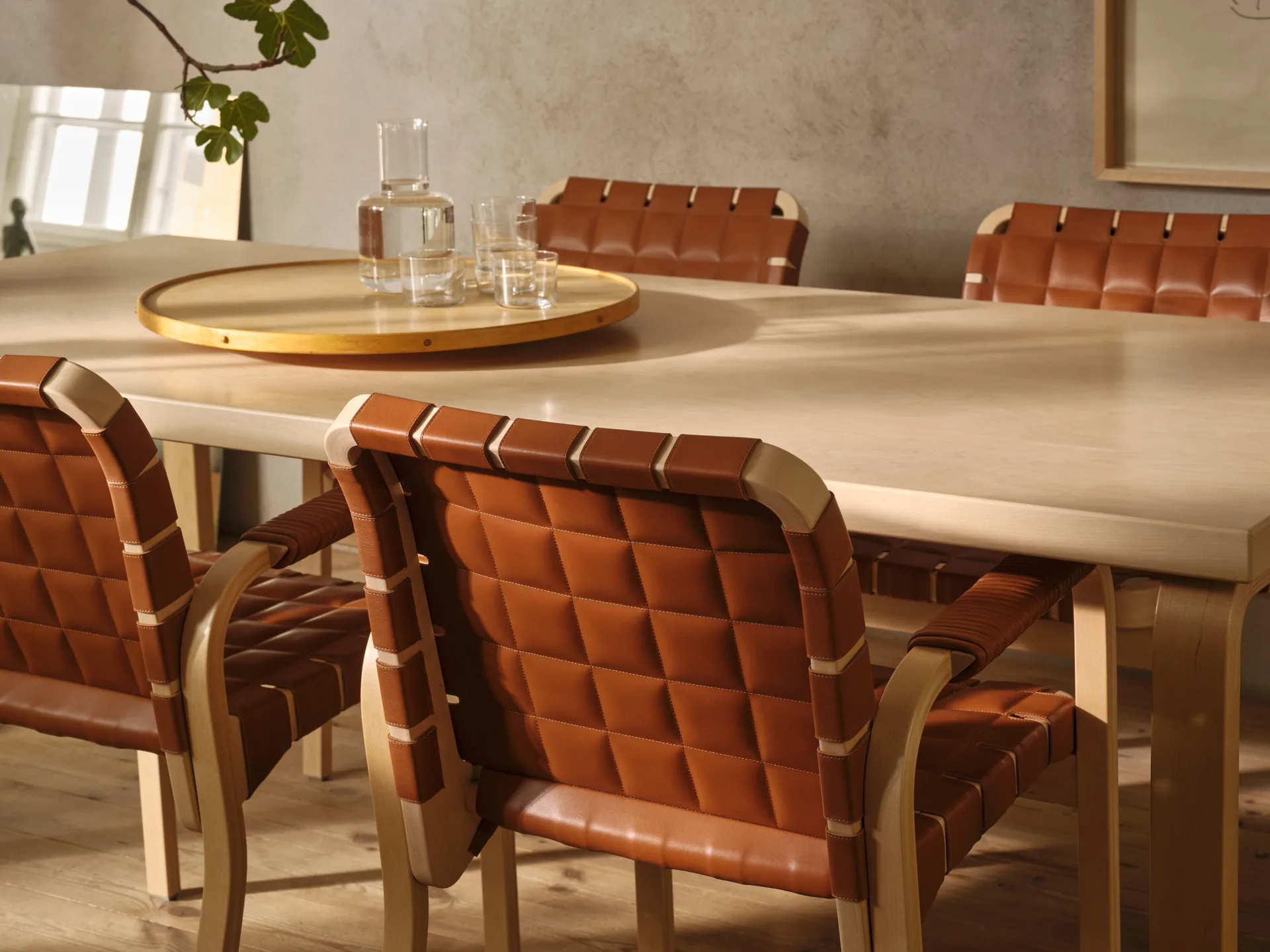 Armchair 45 lenestol lakkert bjørk, Leather Prestige Cognac 40680 Artek