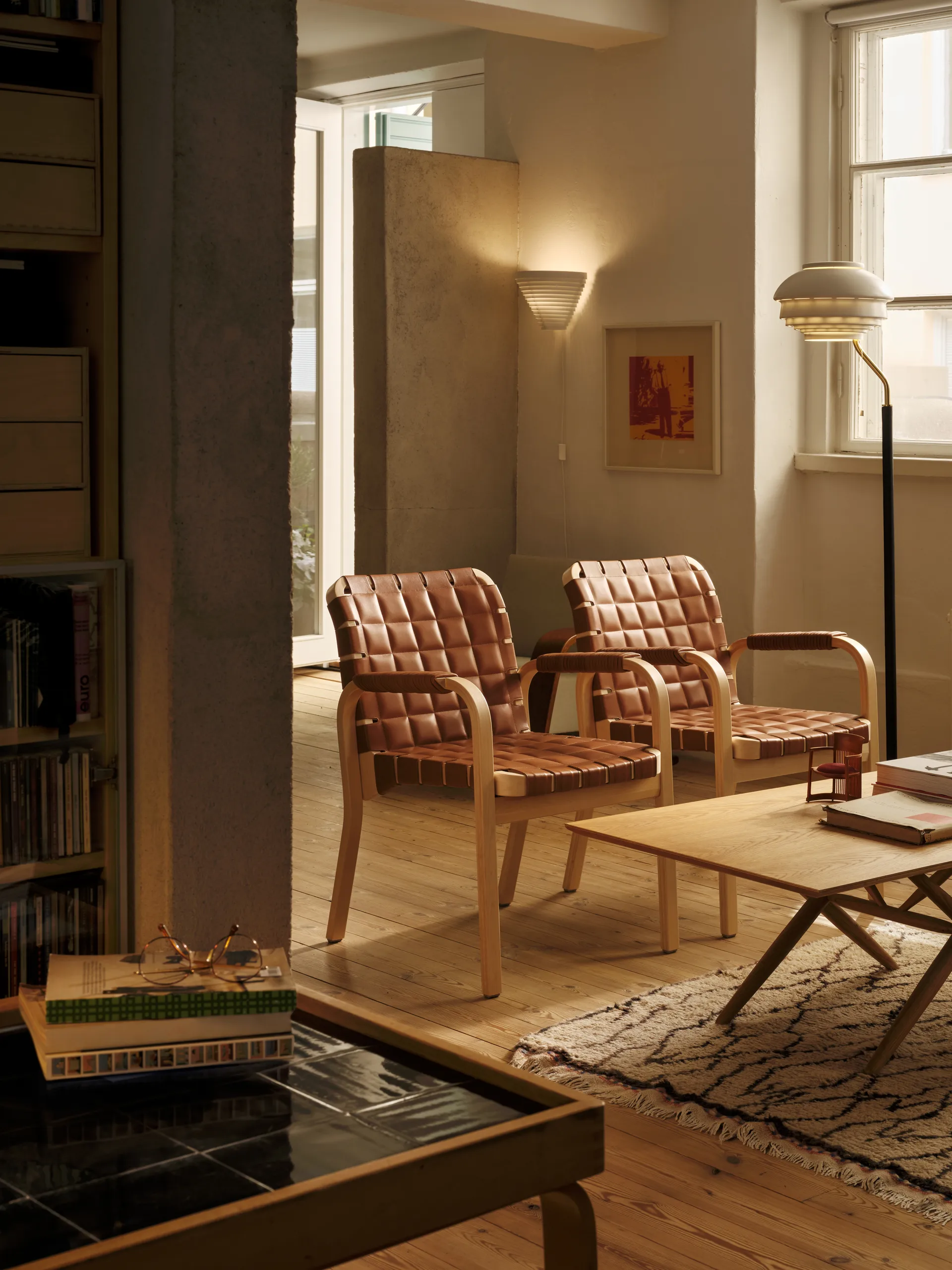 Armchair 45 lenestol lakkert bjørk, Leather Prestige Cognac 40680 Artek