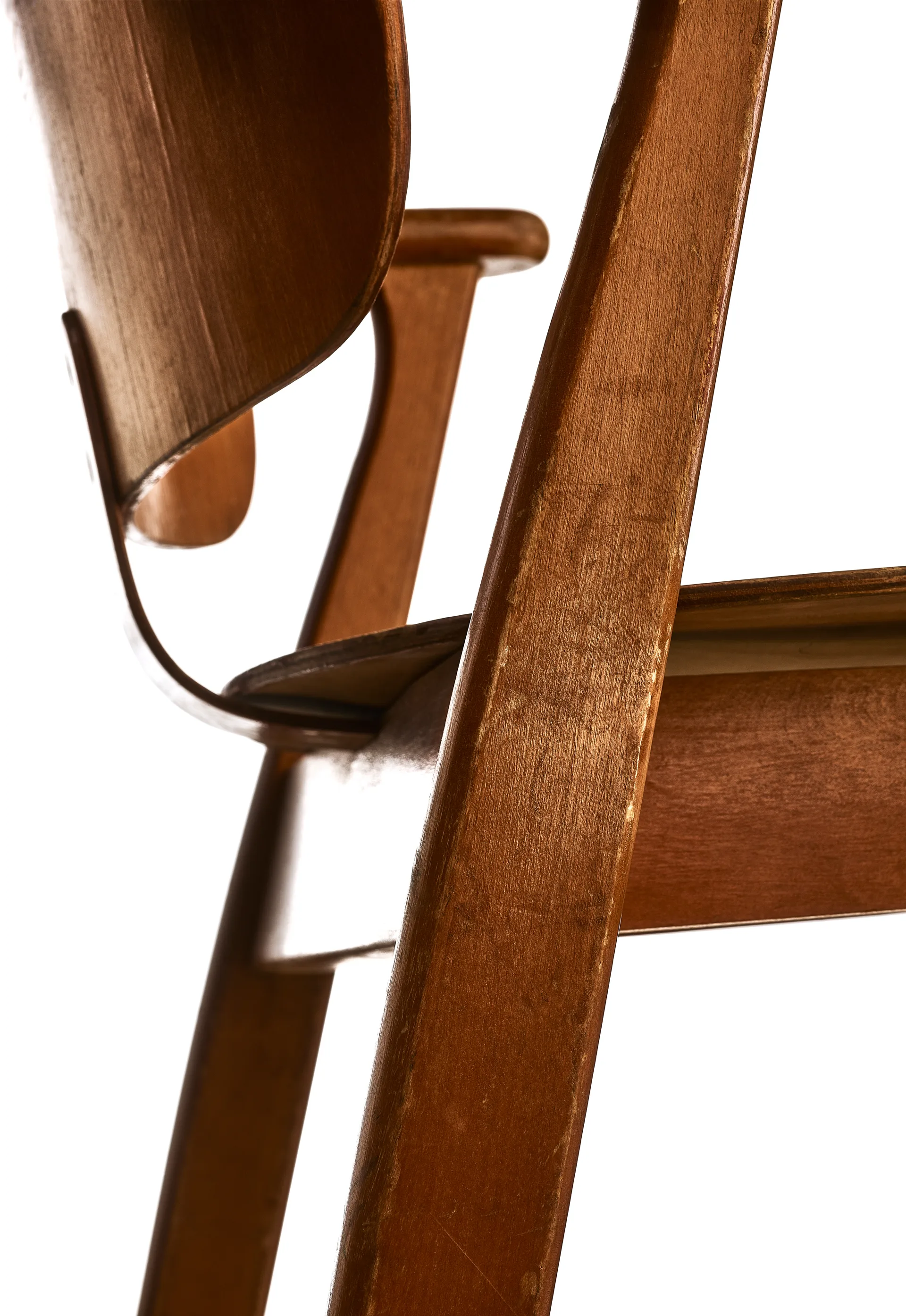 Domus stol, Valnøttbeis Artek