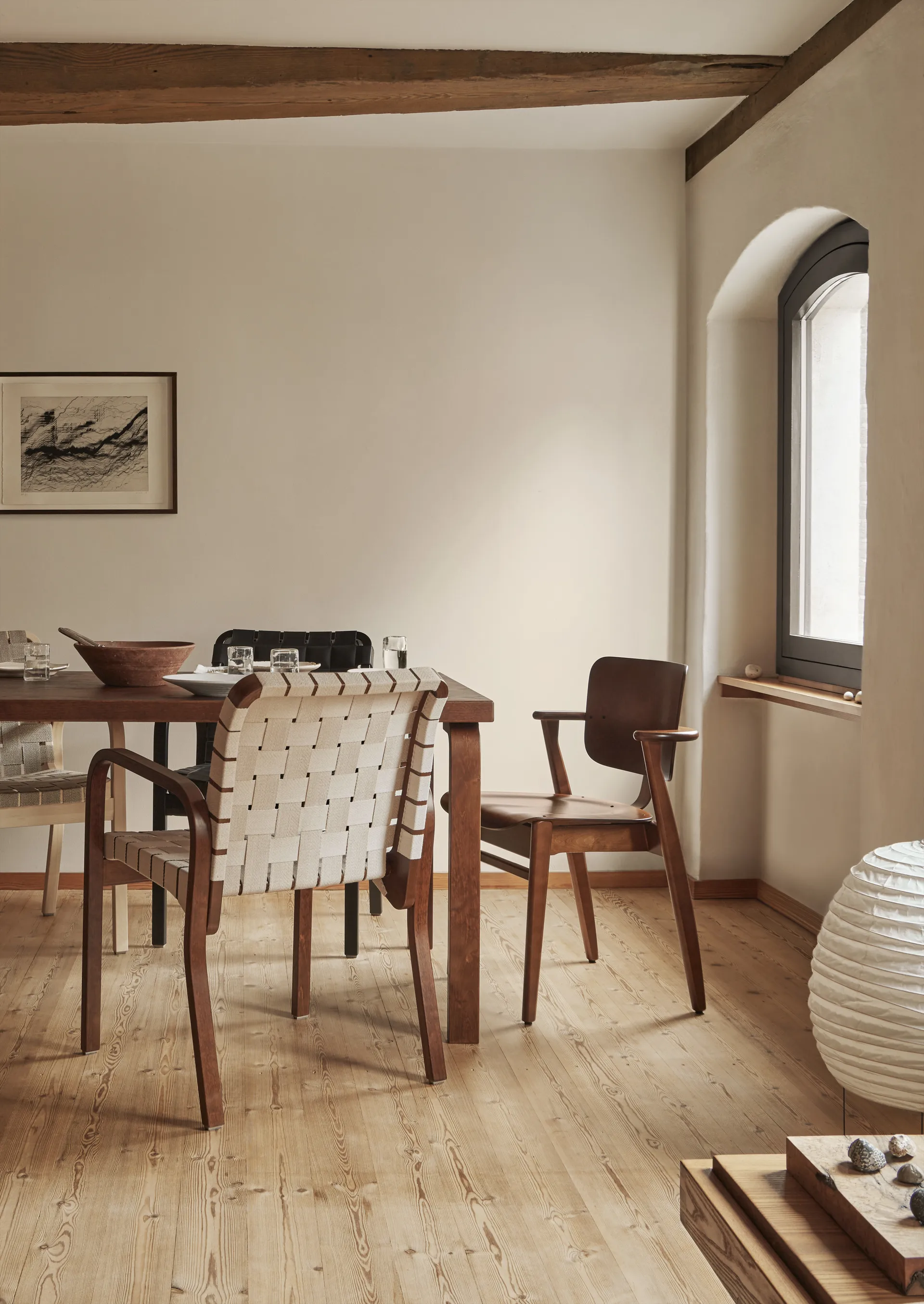 Domus stol, Valnøttbeis Artek