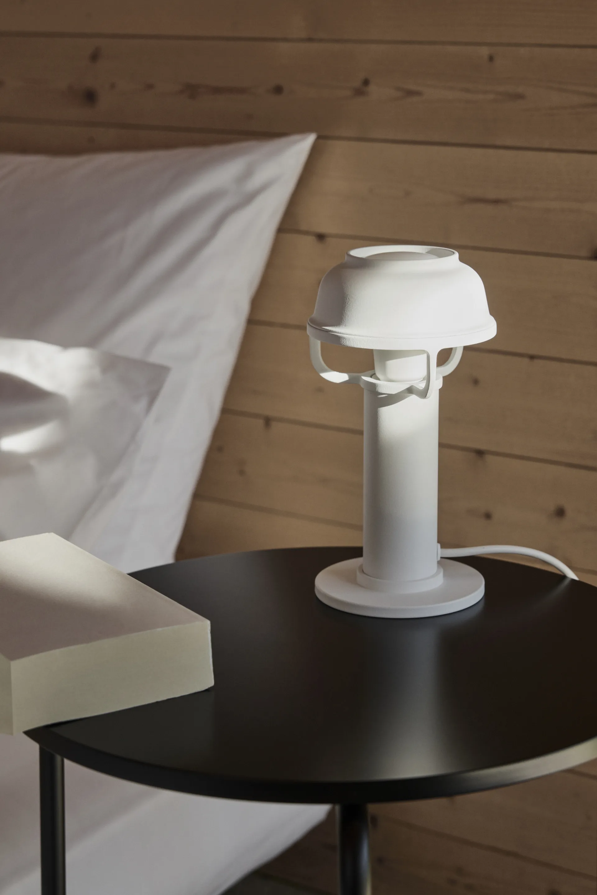 Kori bordlampe, Hvit Artek