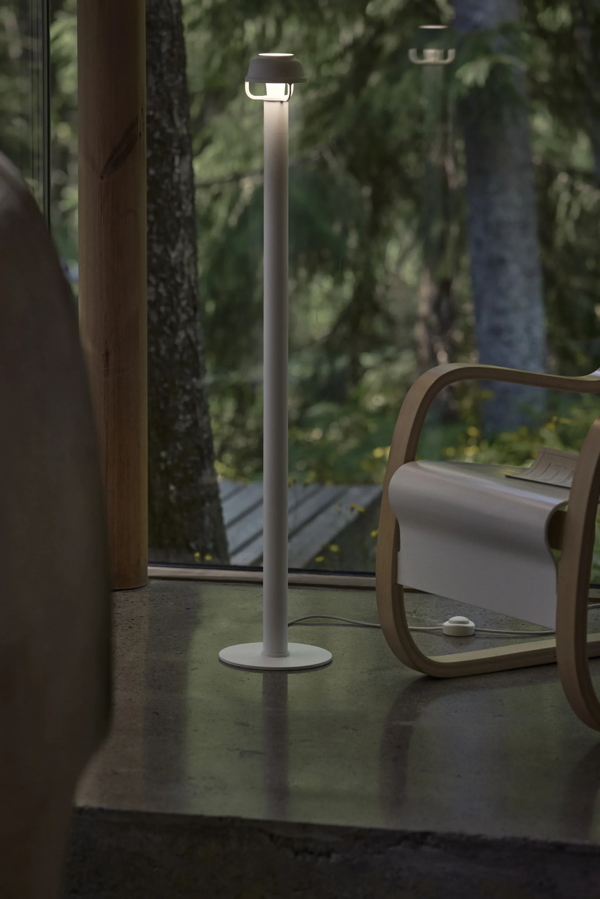 Kori gulvlampe, Hvit Artek