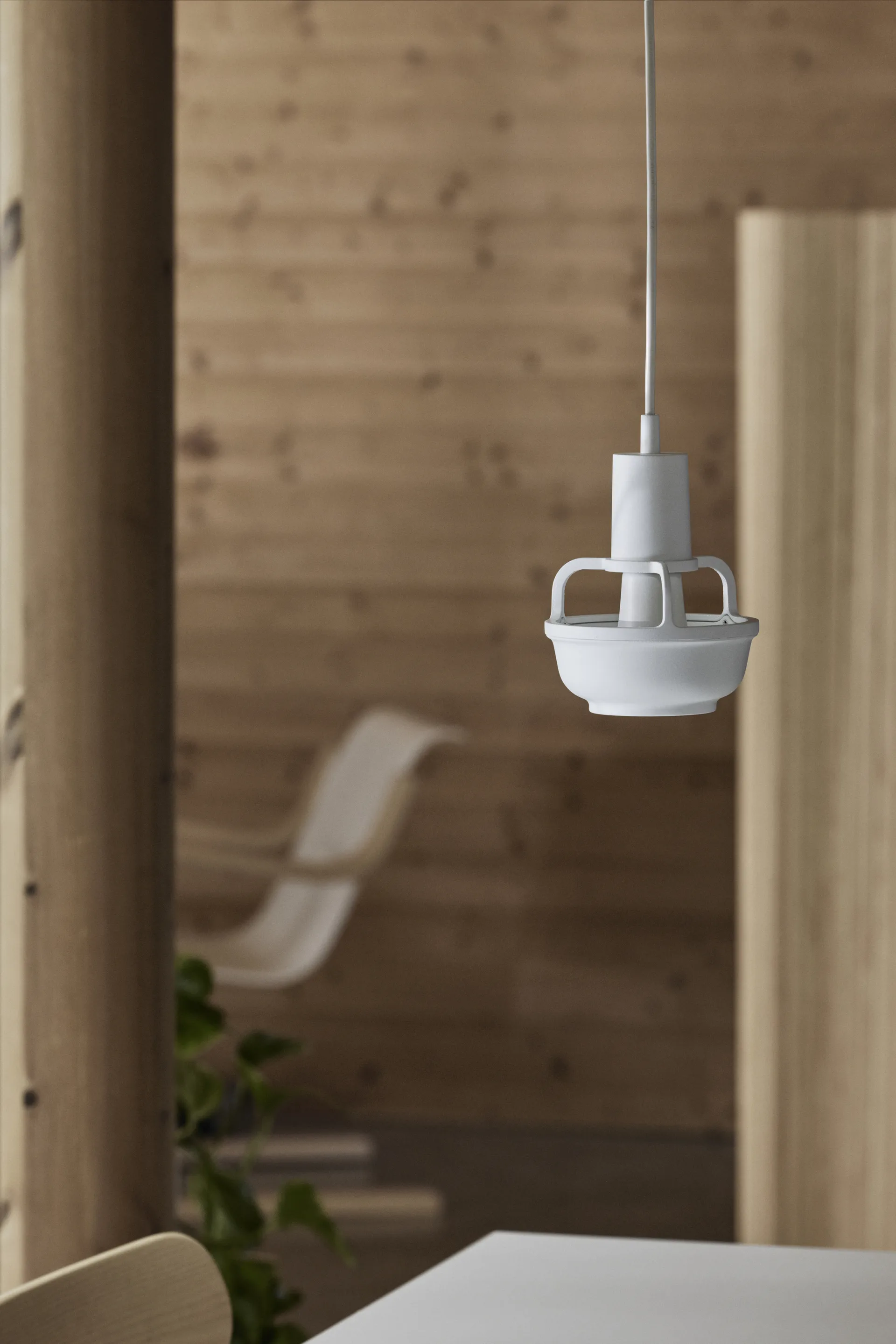 Kori takpendel, Hvit Artek