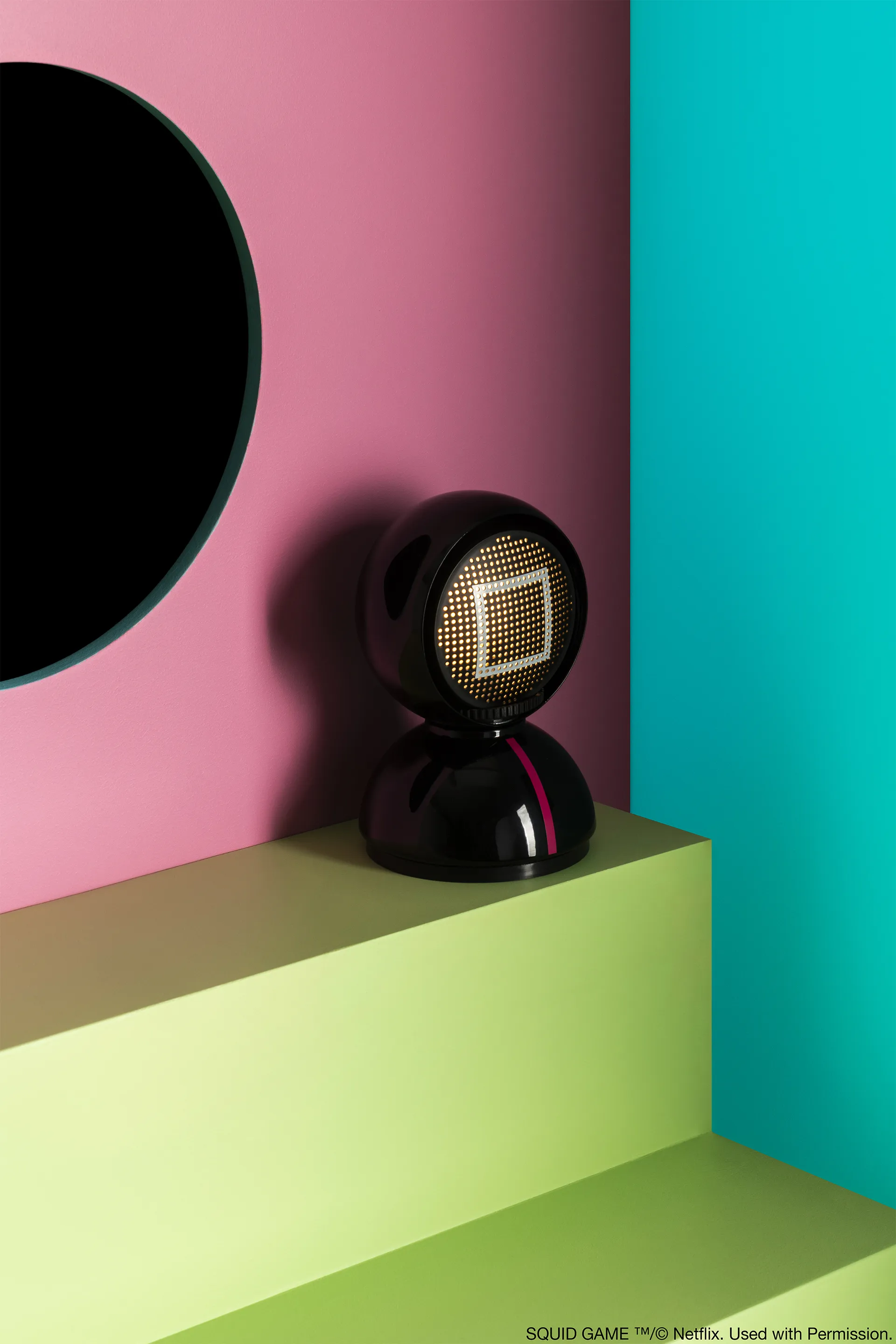 Eclisse x Squid Game bordlampe Special Edition, Guard black Artemide