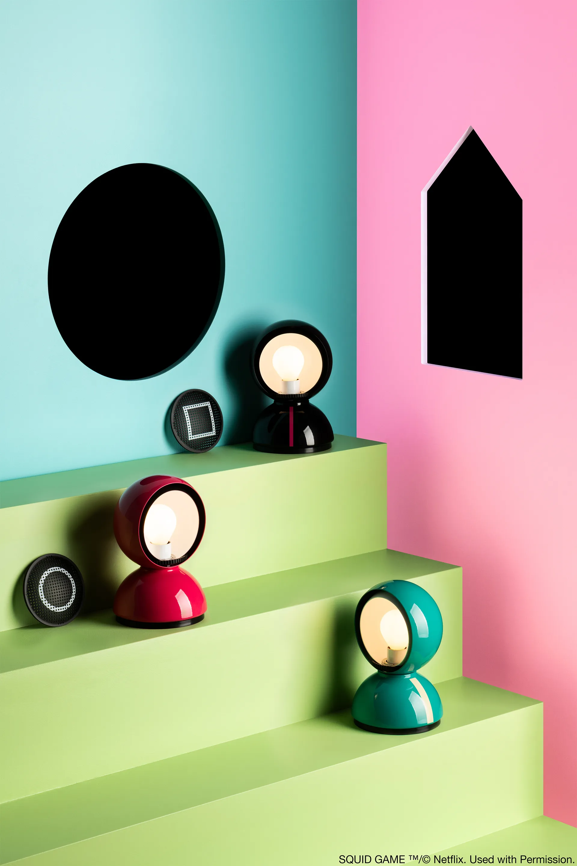 Eclisse x Squid Game bordlampe Special Edition, Guard pink Artemide