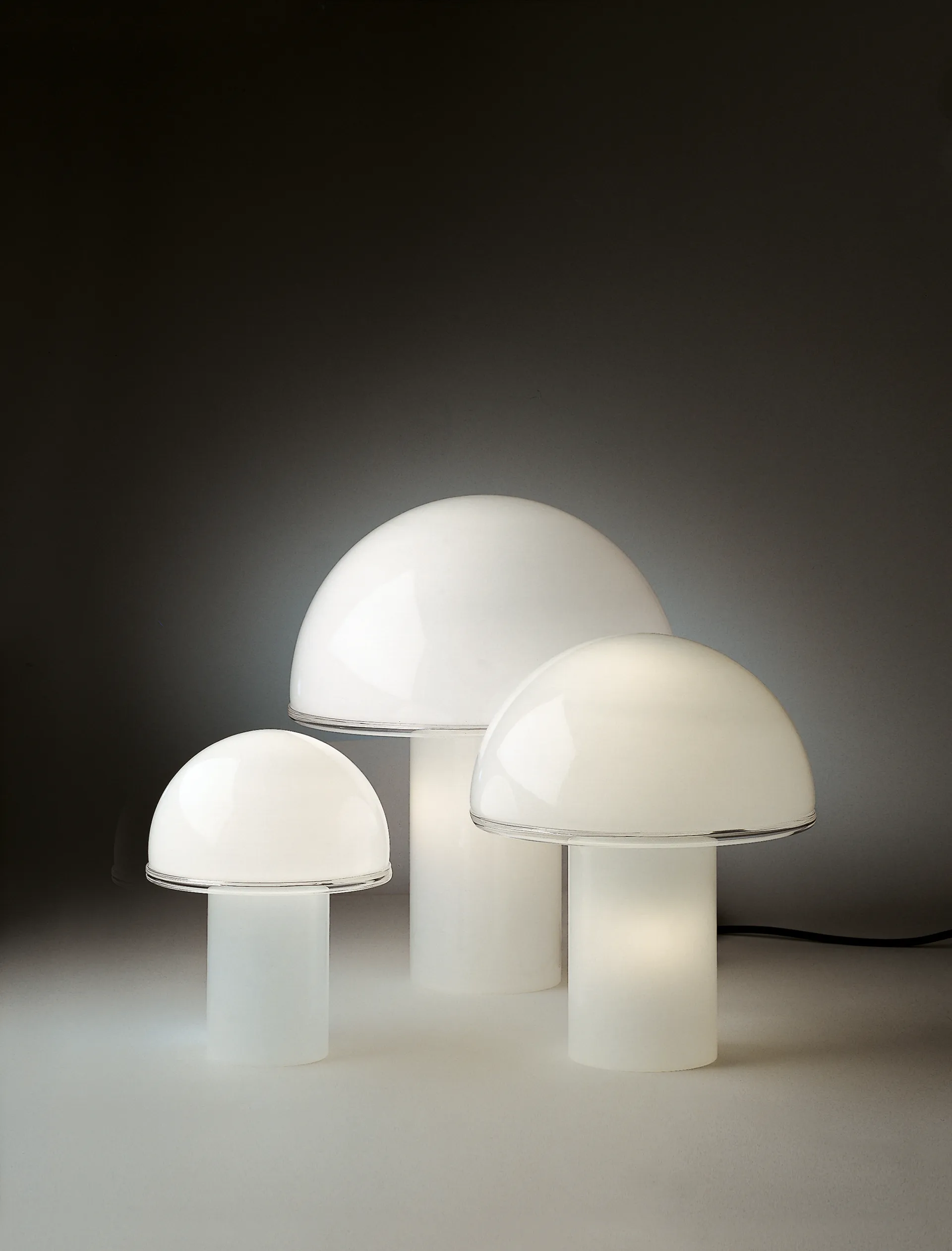 Onfale Grande bordlampe Ø36 cm, Opal hvit Artemide