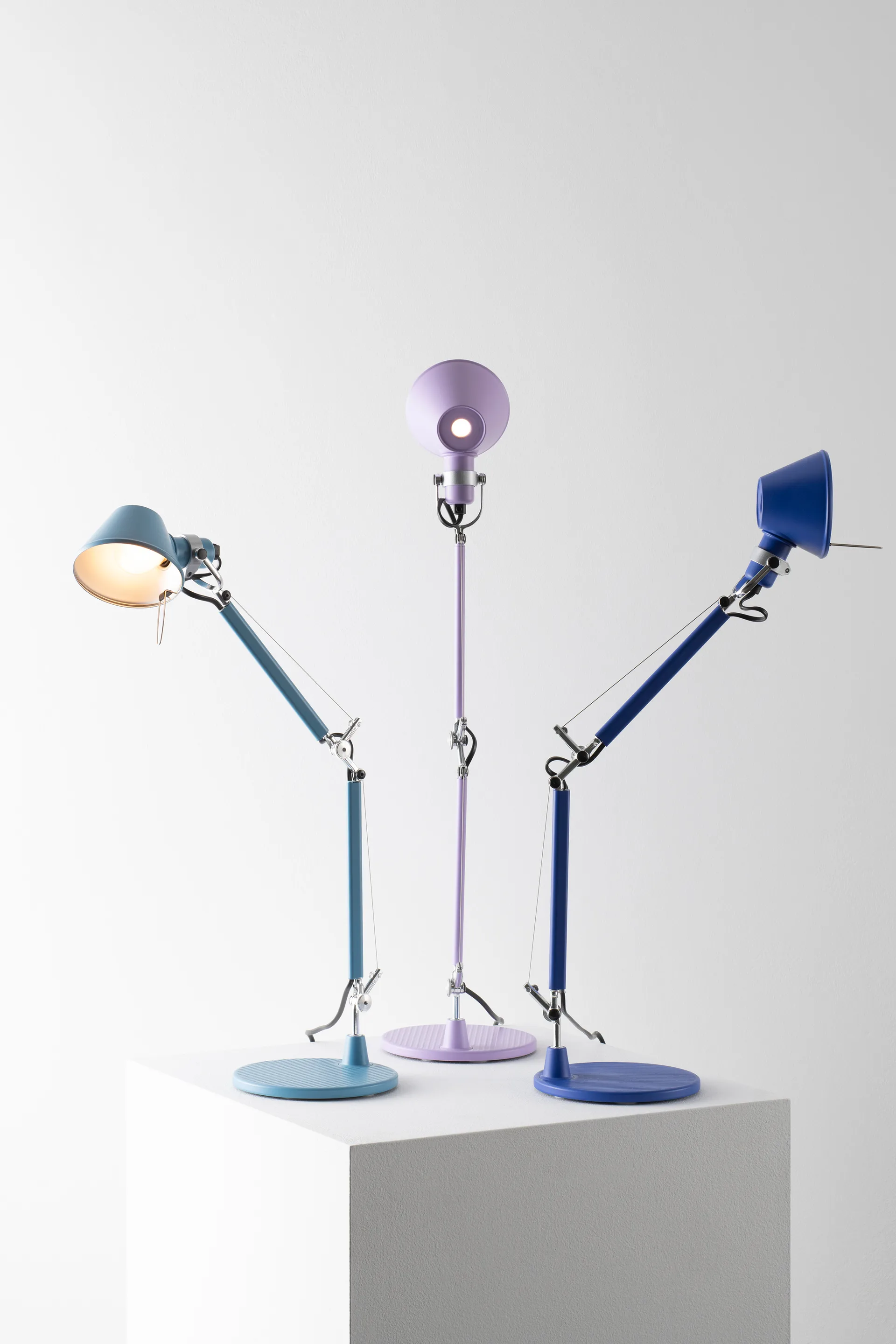 Tolomeo micro bordlampe, Blue Klein Artemide