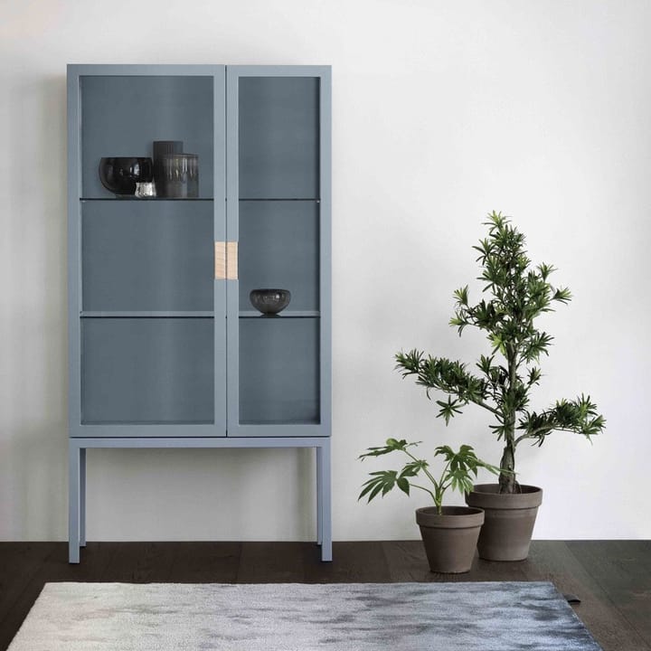 Frame Semi vitrineskap, nordic blue, håndtak i lær natur Asplund