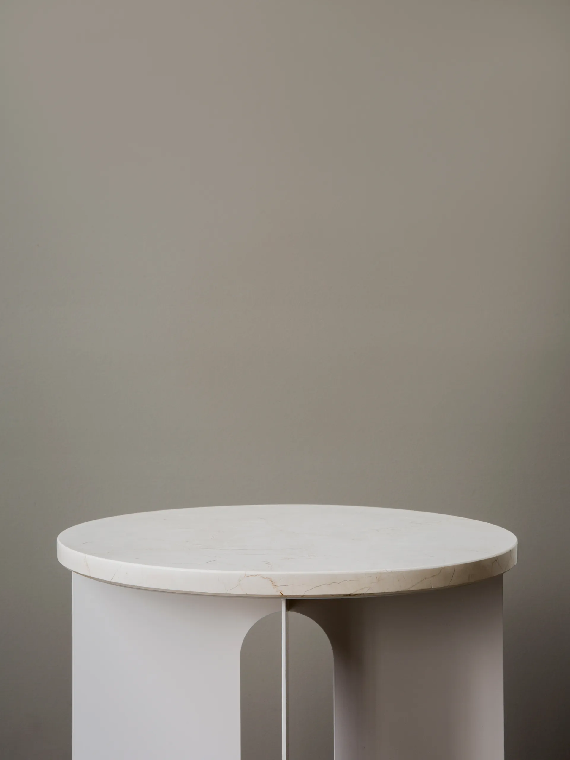 Androgyne bordsskive til sidebord, Crystal Rose, Ø65 cm Audo Copenhagen