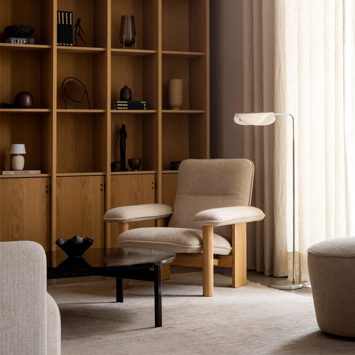 Brasilia lenestol, Oiled oak-Bouclé 02 beige Audo Copenhagen
