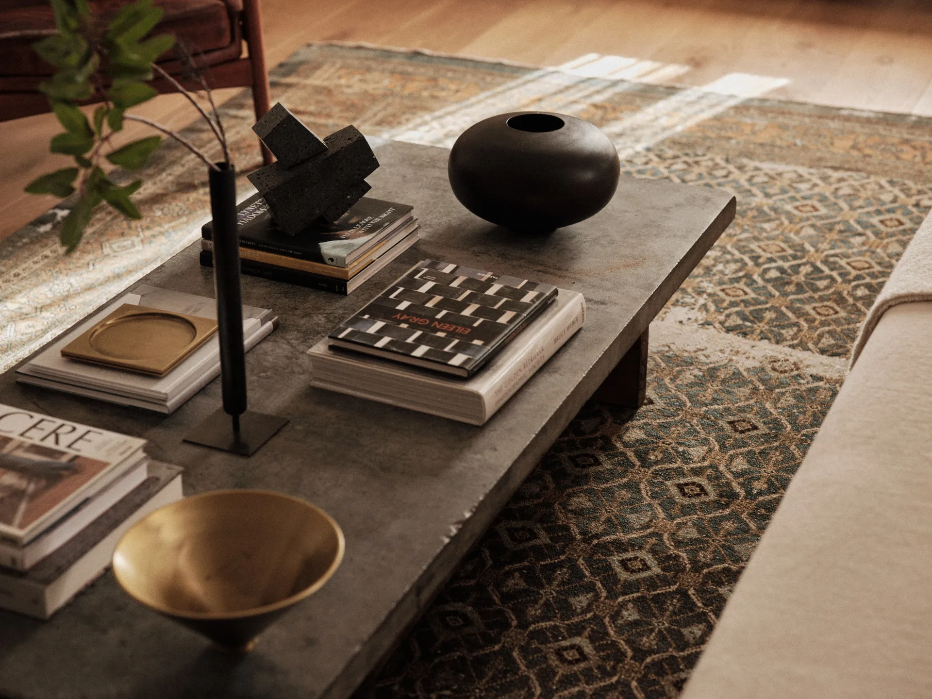 Converge bokstøtte, Lava stone Audo Copenhagen