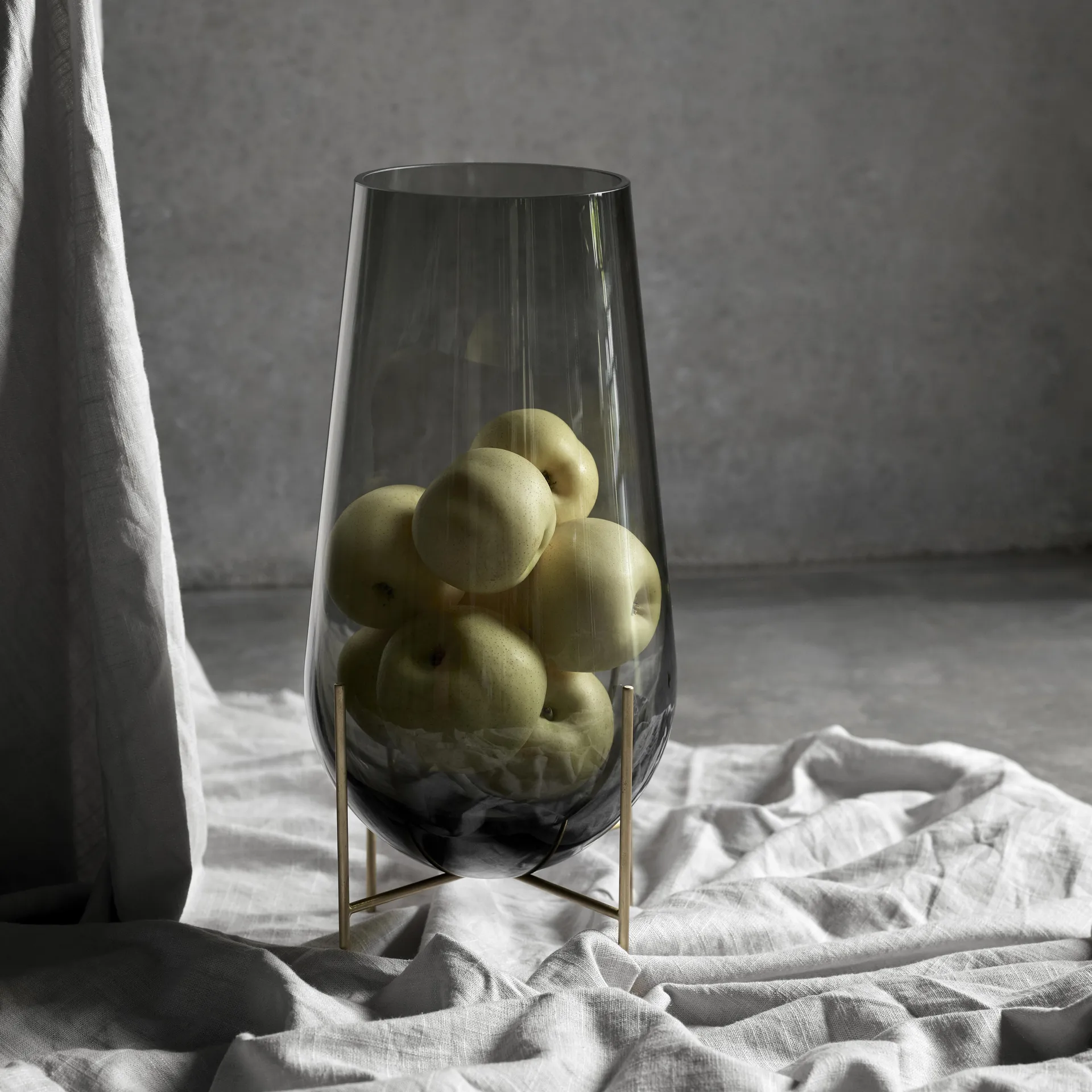 Échasse medium vase, røykfarget glass Audo Copenhagen