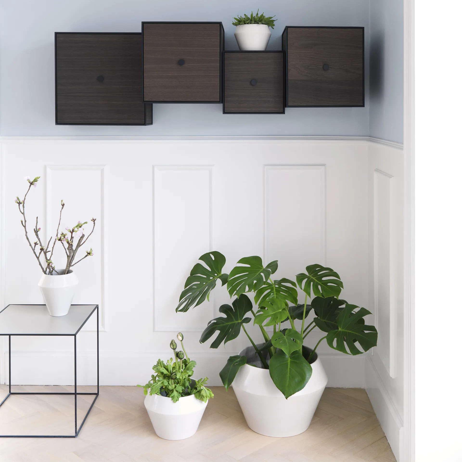 Frame 42 kube med dør, røyket eik Audo Copenhagen