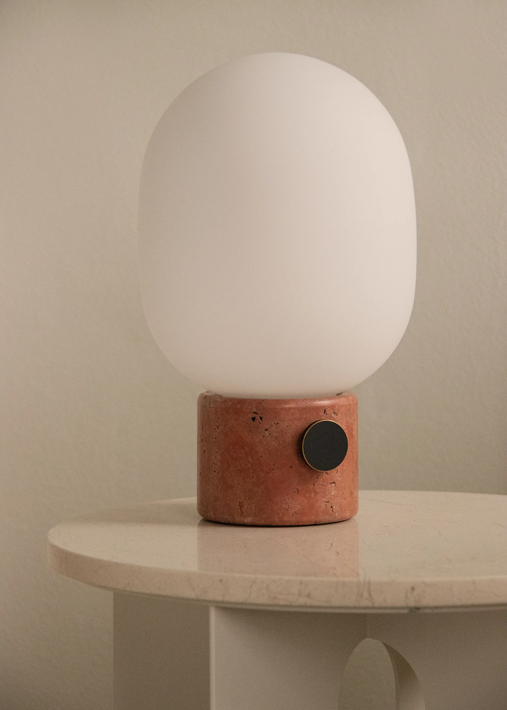 JWDA bordlampe, Red travertine, Large Audo Copenhagen