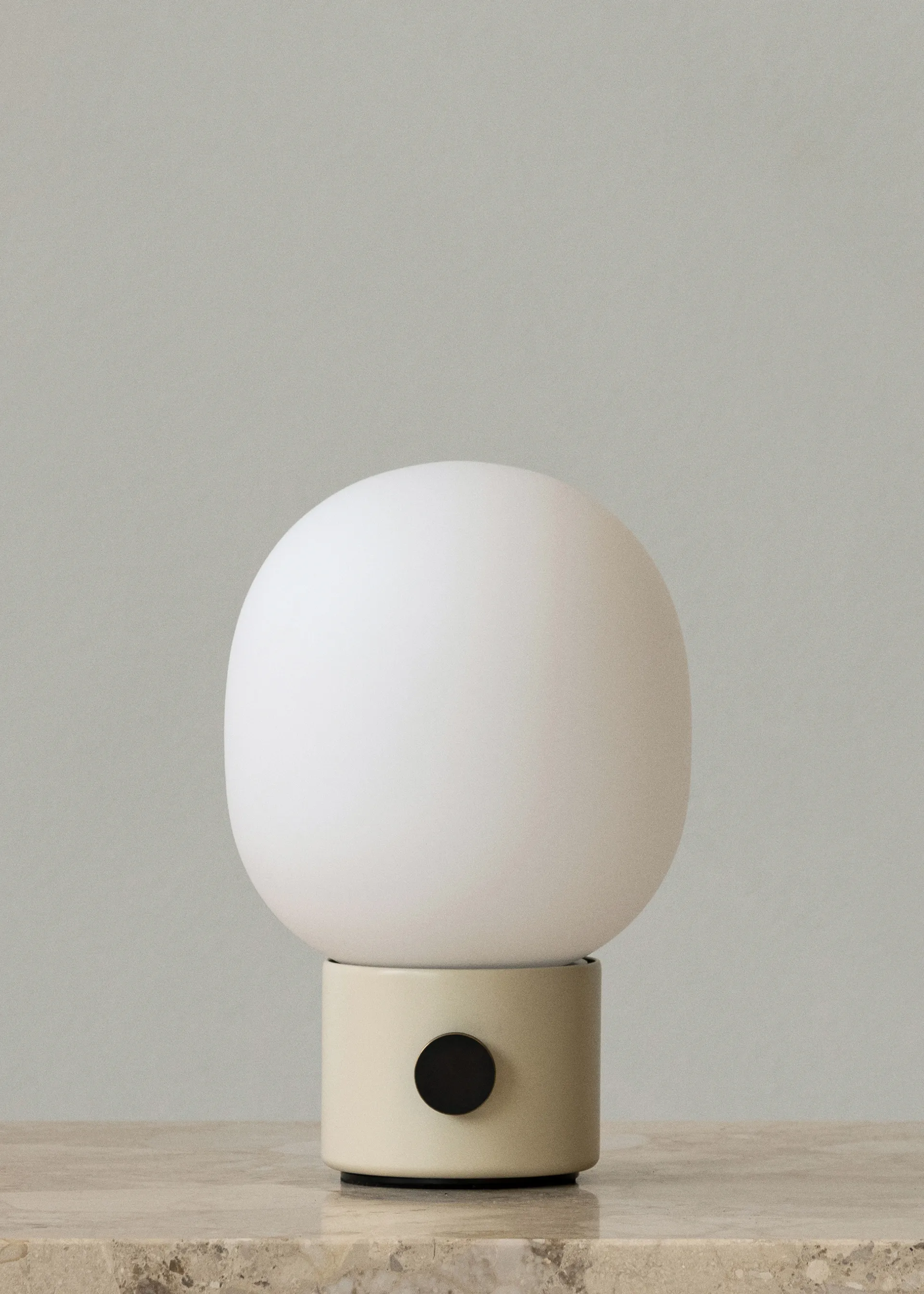 JWDA portable bordlampe, Alabaster white Audo Copenhagen