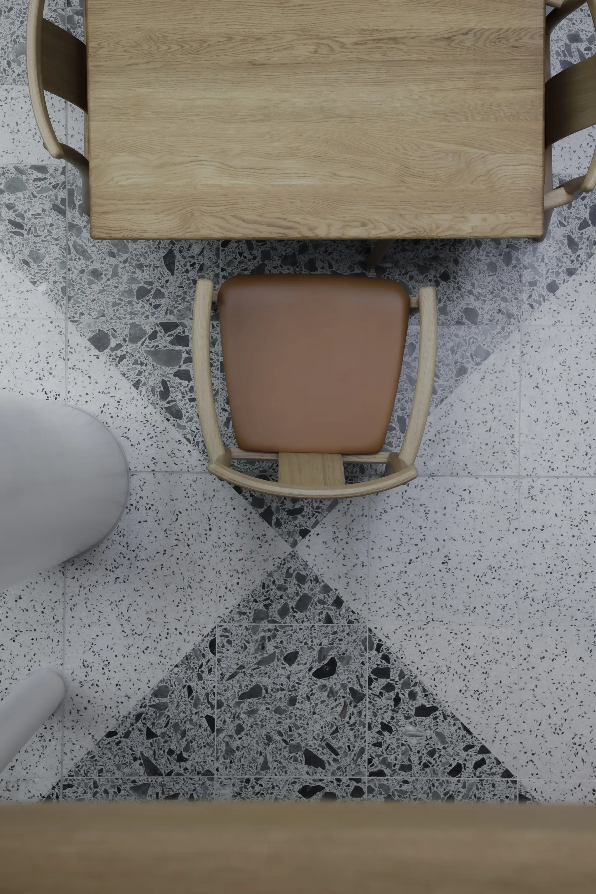 Merkur karmstol med sittepute, Oak- Dakar 0250 cognac Audo Copenhagen