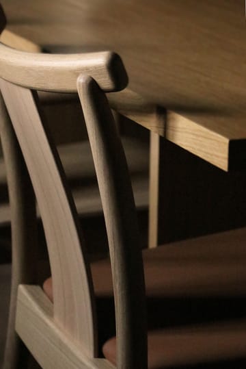 Merkur stol med sittepute - Oak- Dakar 0250 cognac - Audo Copenhagen