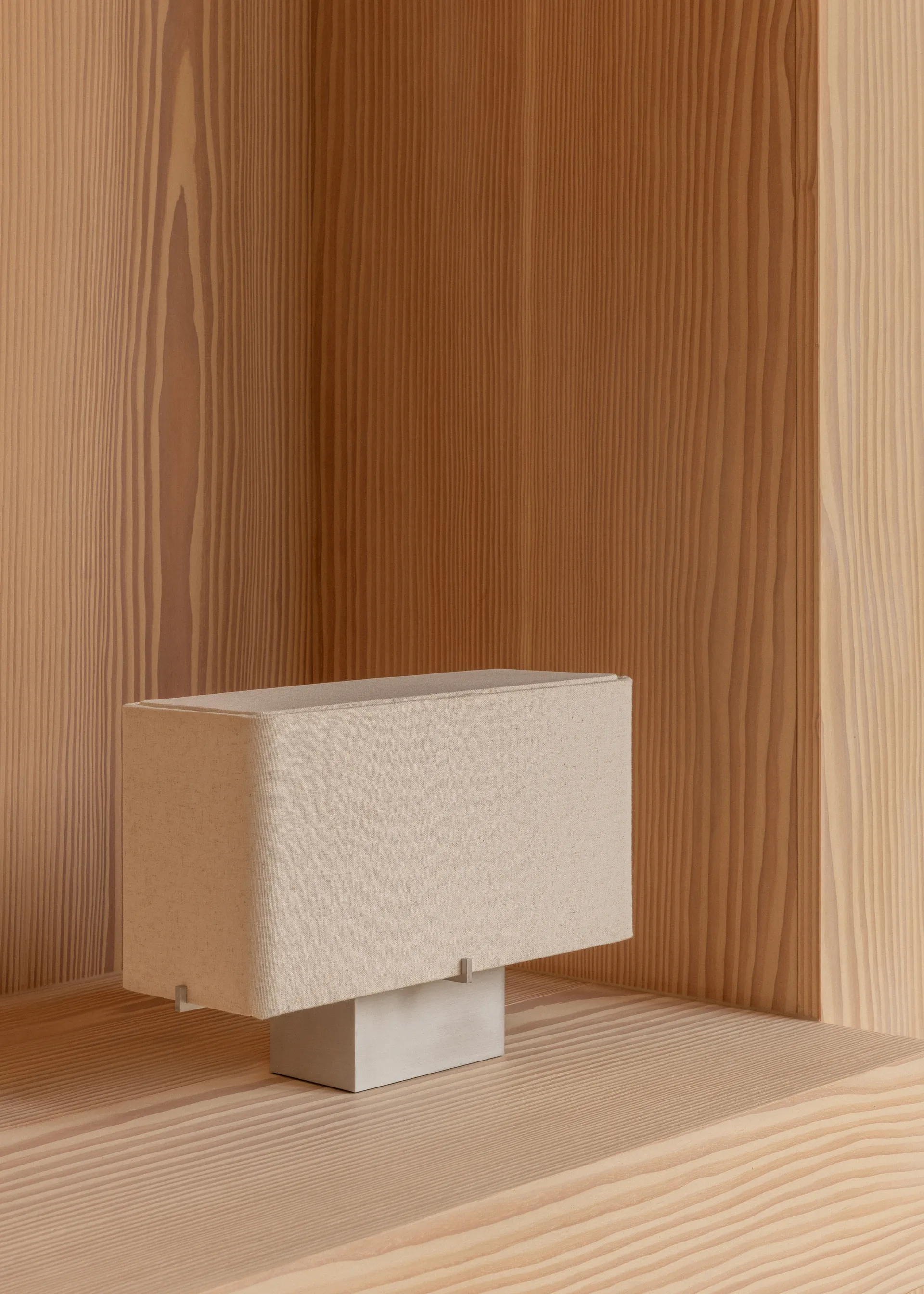 Nonna bordlampe 24 cm, Børstet aluminium-sand Audo Copenhagen