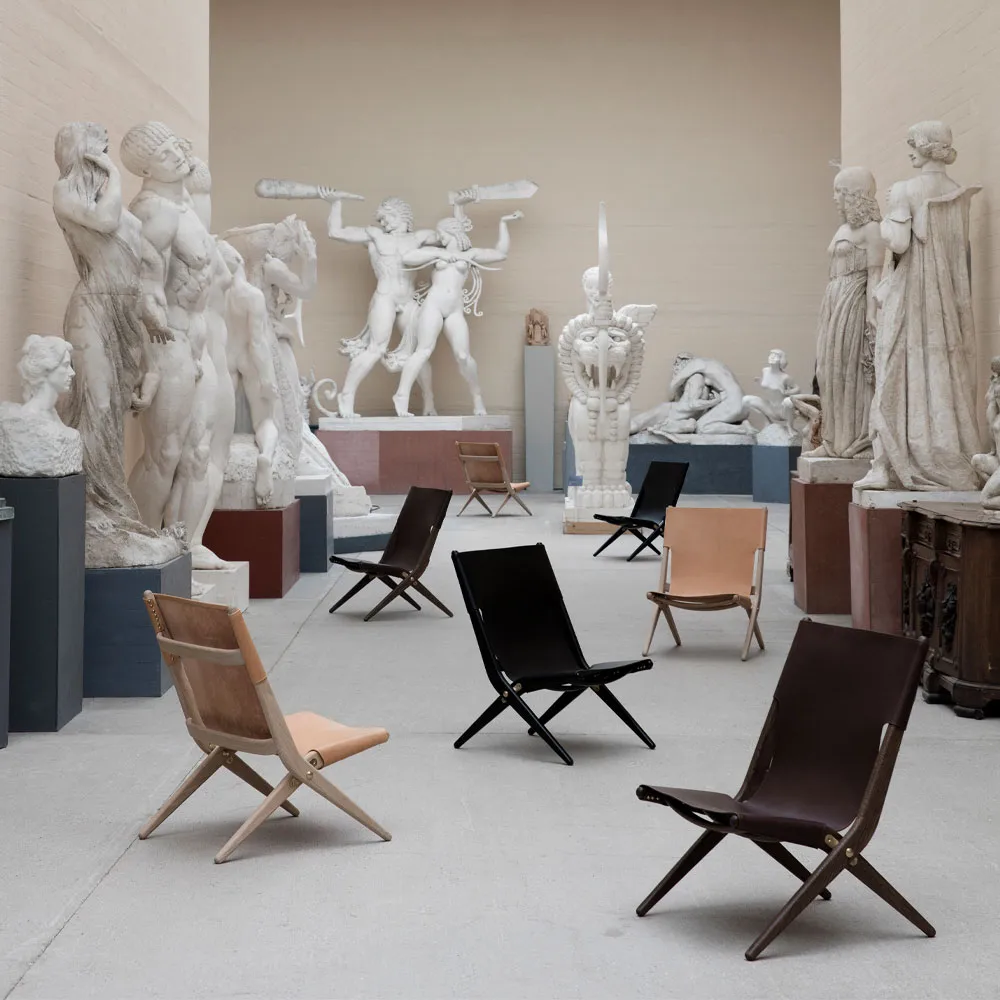 Saxe lenestol, skinn sort, sortbeiset eikestativ Audo Copenhagen