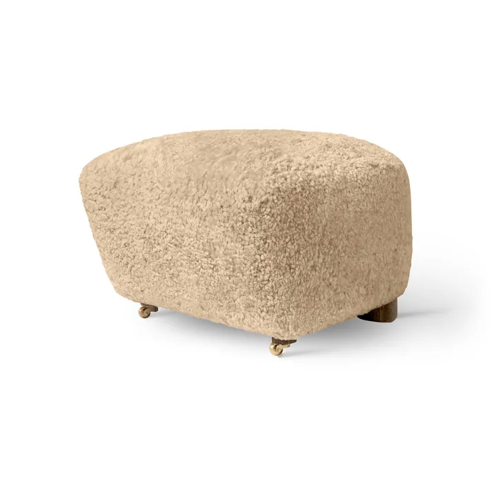 The Tired Man fotskammel - Sauskinn Honey-mørkbeiset eik - Audo Copenhagen