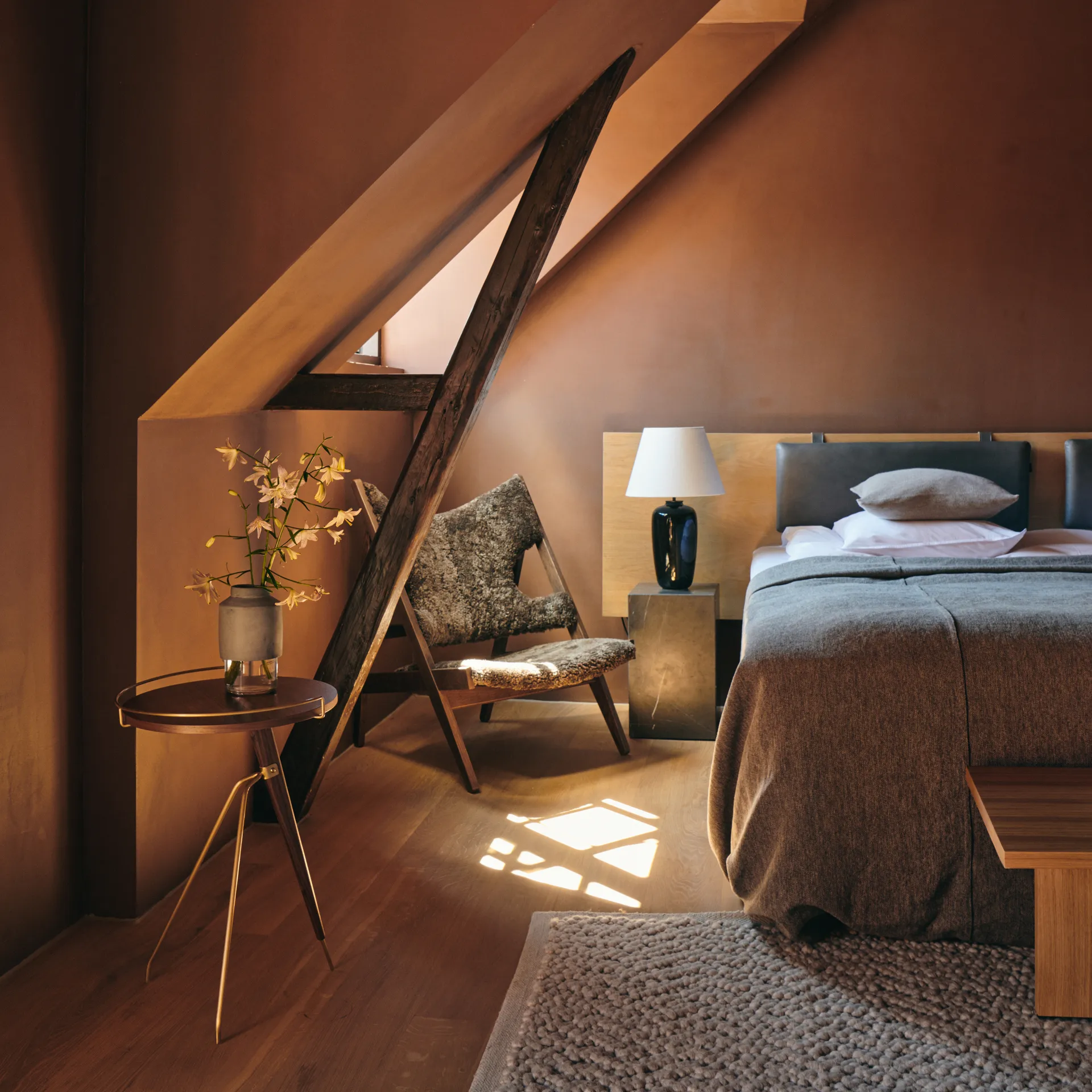 Umanoff sidebord valnøtt-polert messing, 60 cm Audo Copenhagen